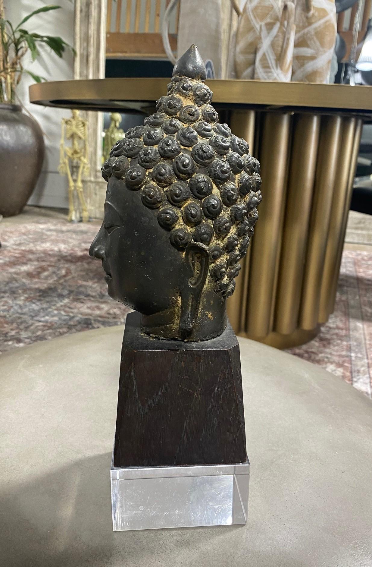 Bronze Thai Siam Asian Temple Shrine Buddha Head Bust Fragment Custom Wood Stand In Good Condition For Sale In Studio City, CA