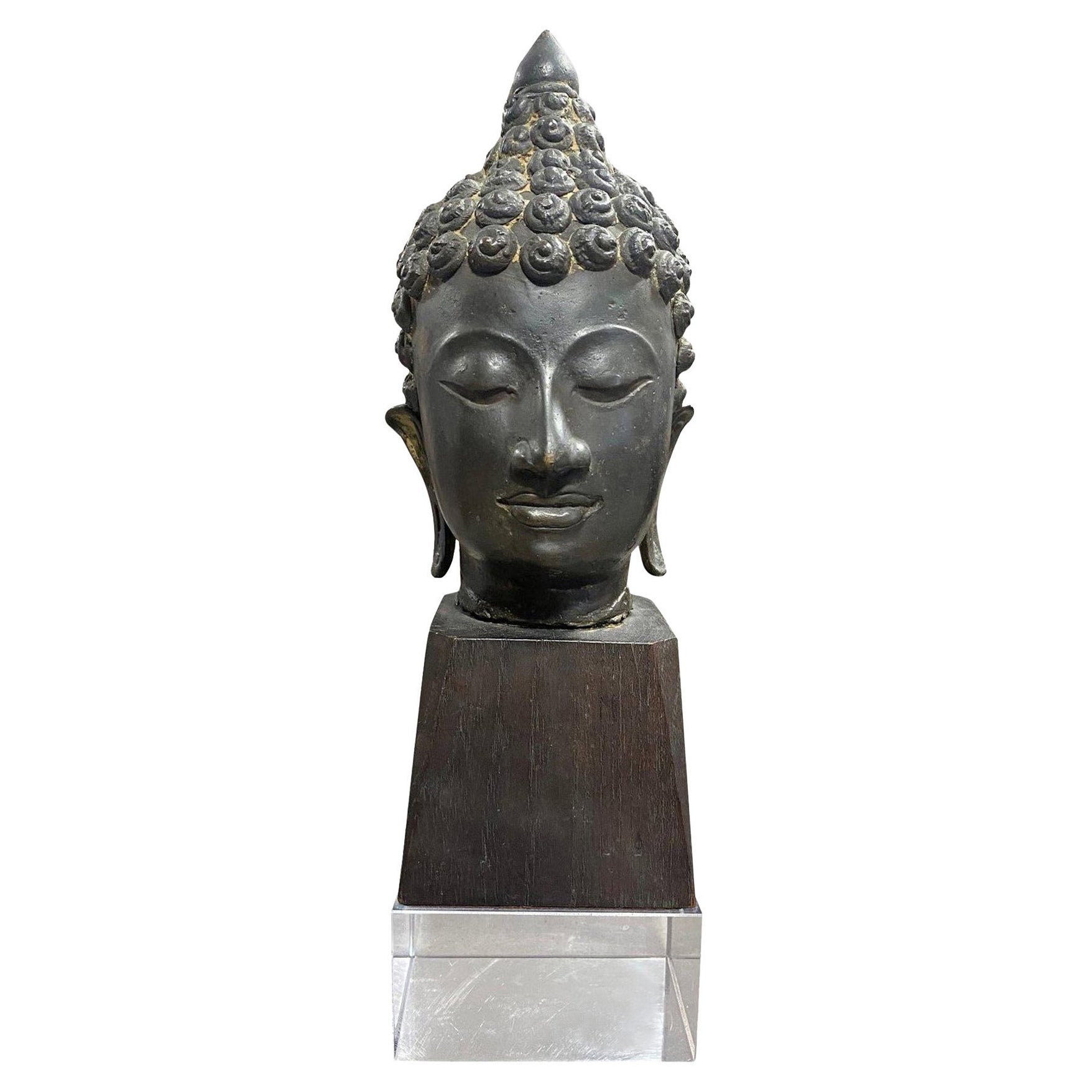 Support en bois personnalisé avec fragment de tête de Bouddha en bronze de temple thaïlandais Siam
