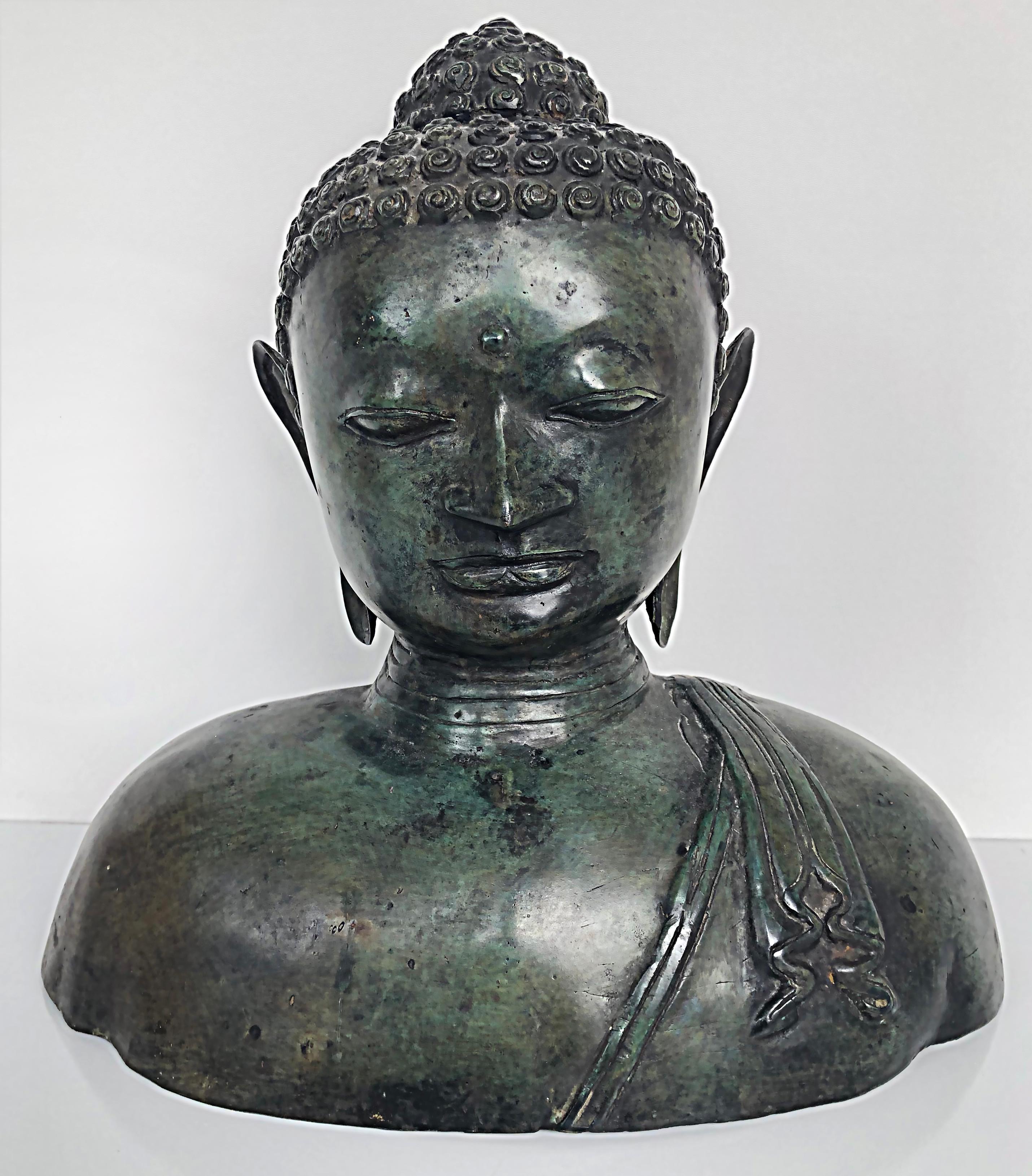 Bronze Thailand Figurative Buddha Sculpture Bust, 20th Century with Patina In Good Condition For Sale In Miami, FL