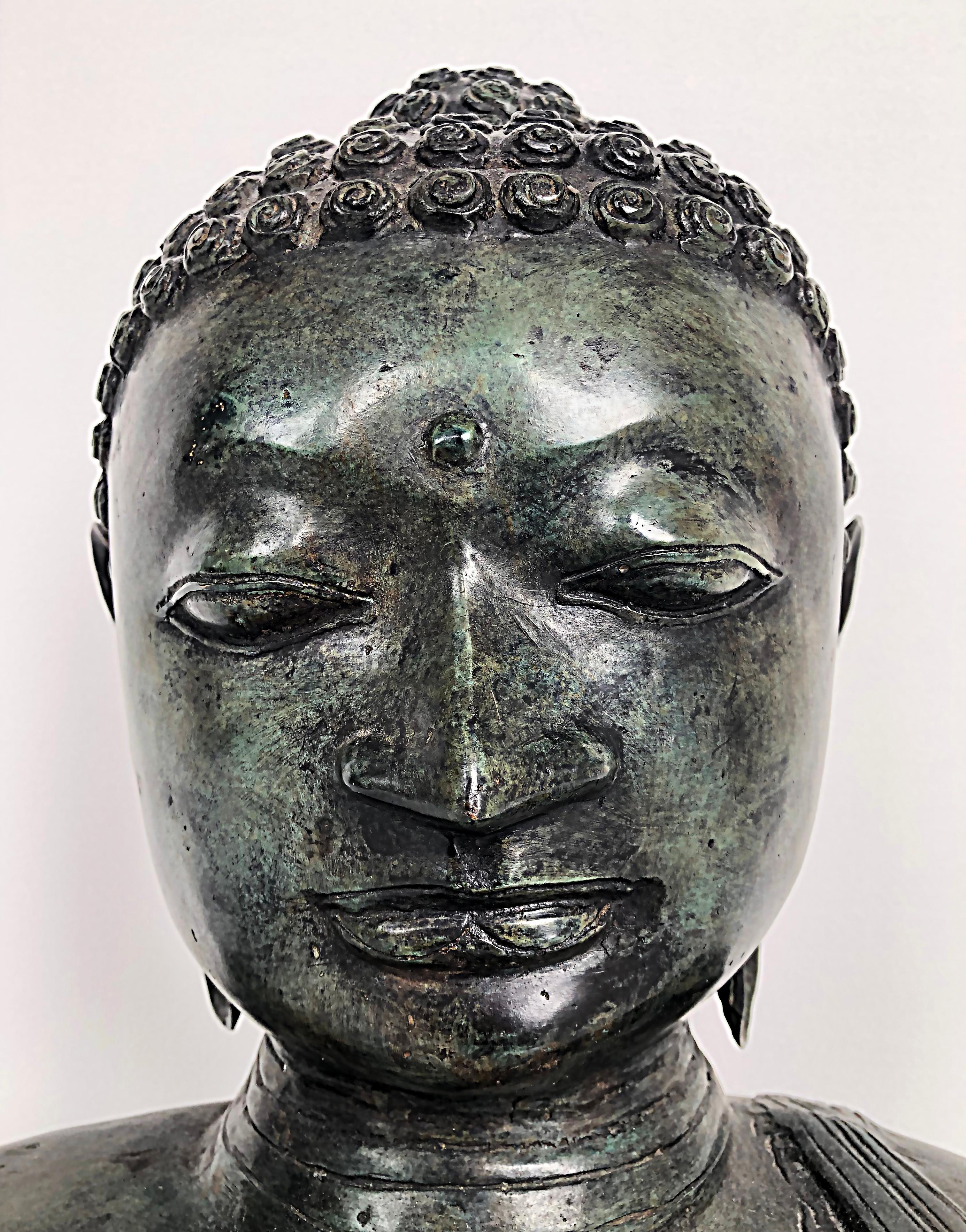 Bronze Thailand Figurative Buddha Sculpture Bust, 20th Century with Patina For Sale 1