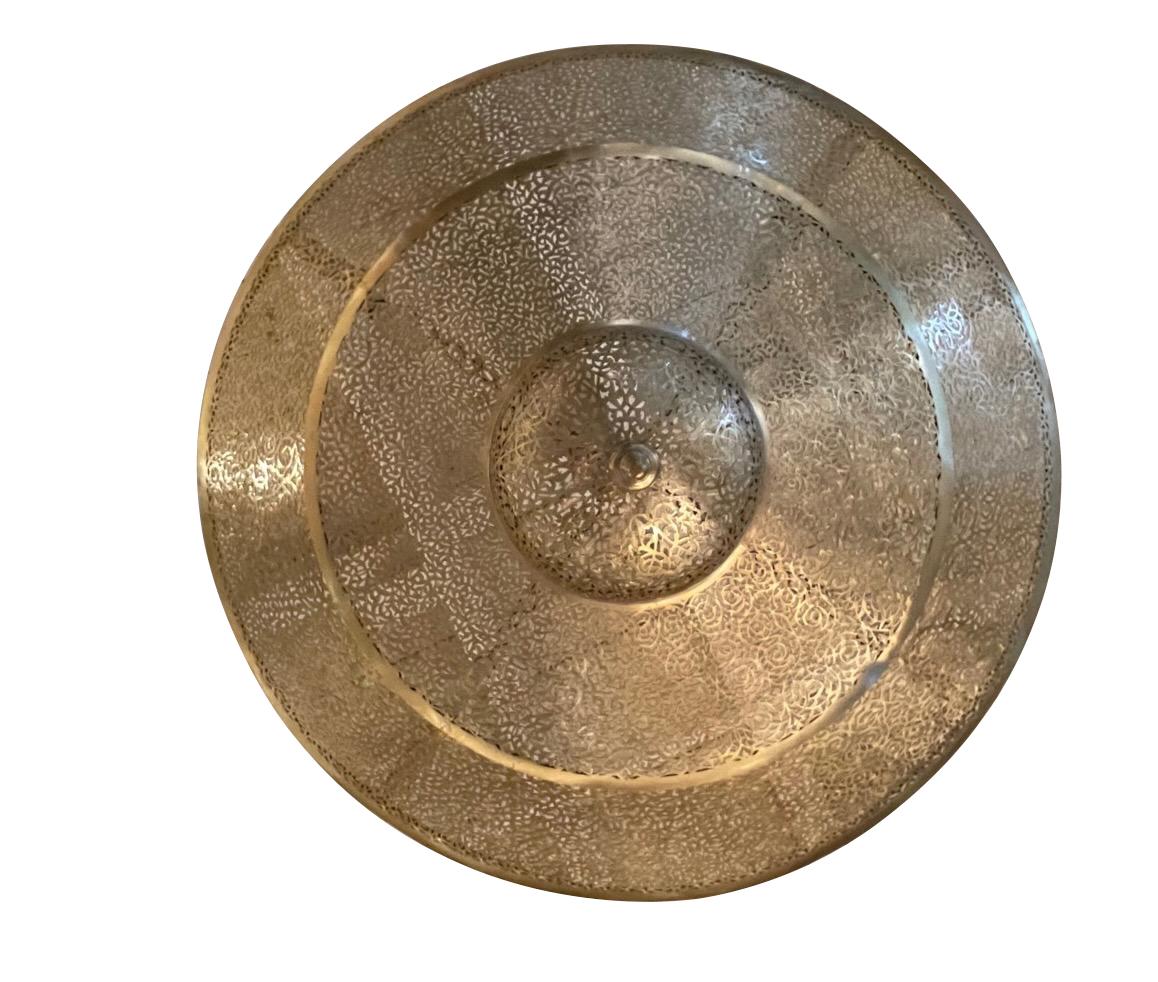 Dreistufiger Kronleuchter aus Bronze, durchbrochen, Marokko, Contemporary im Zustand „Neu“ im Angebot in New York, NY