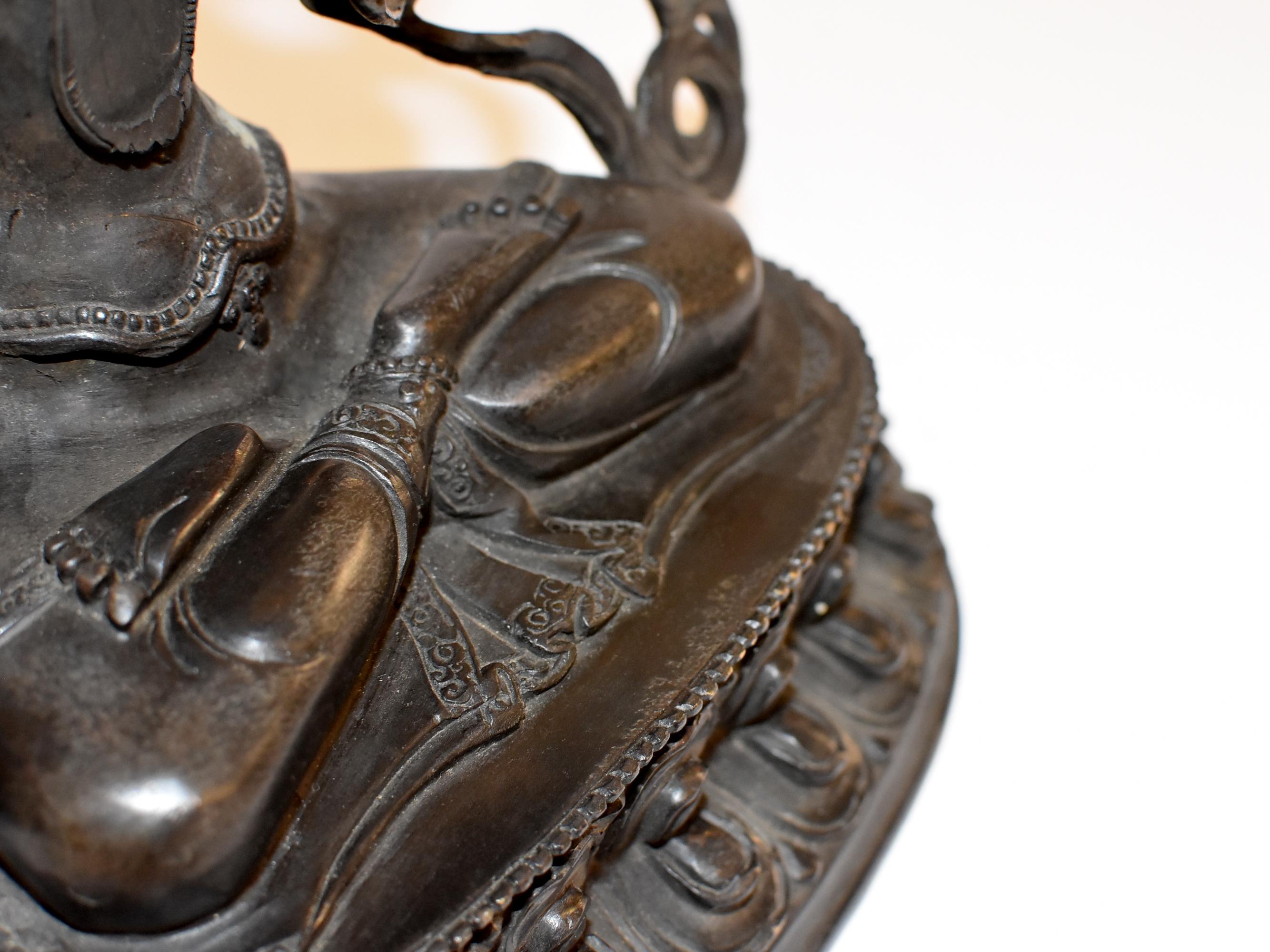 Tibetischer Buddha-Manjushree aus Bronze mit Schwert der Weisheit im Angebot 9