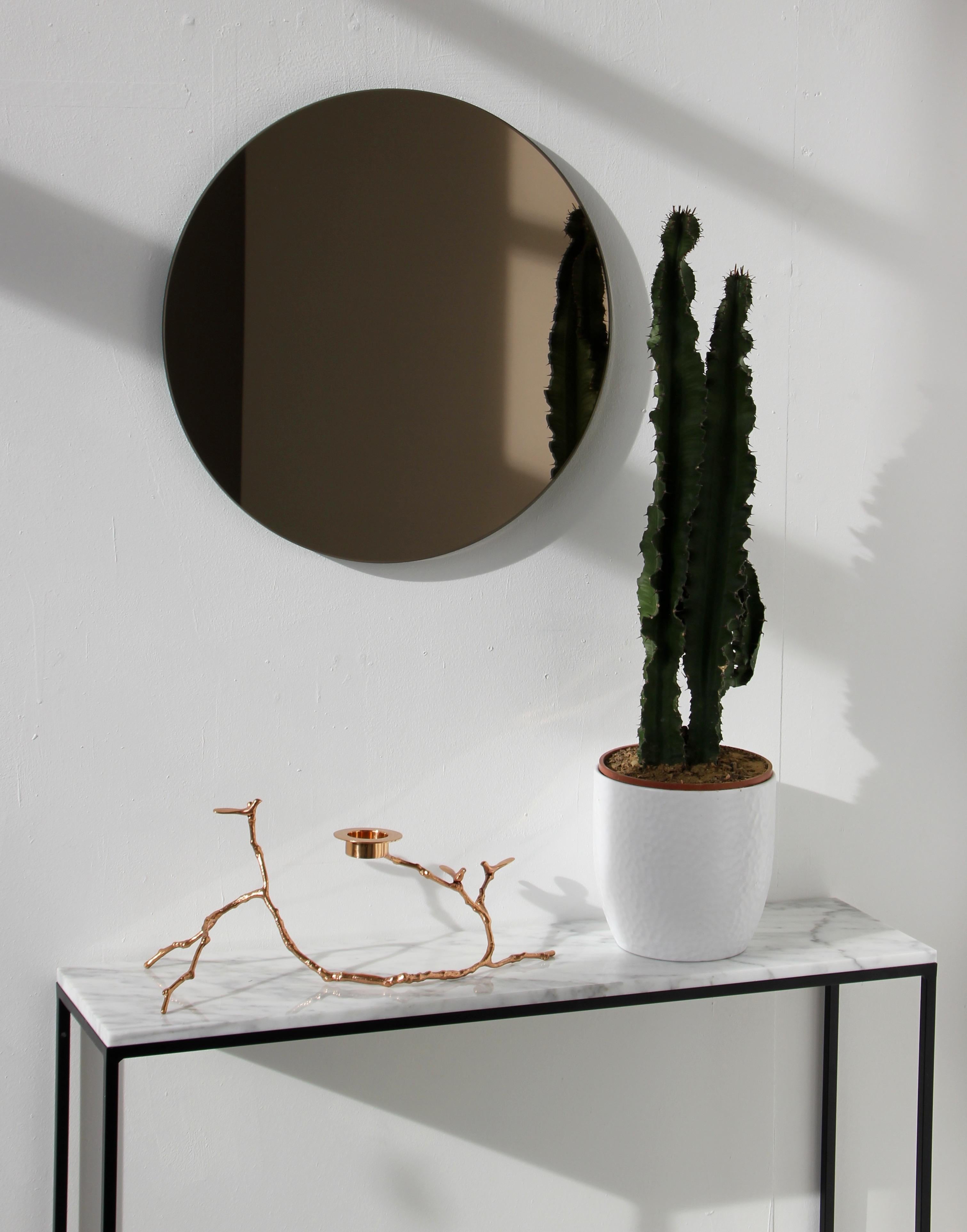 Orbis Bronze Tinted Round Minimalist Frameless Mirror Floating Effect, Regular In New Condition For Sale In London, GB