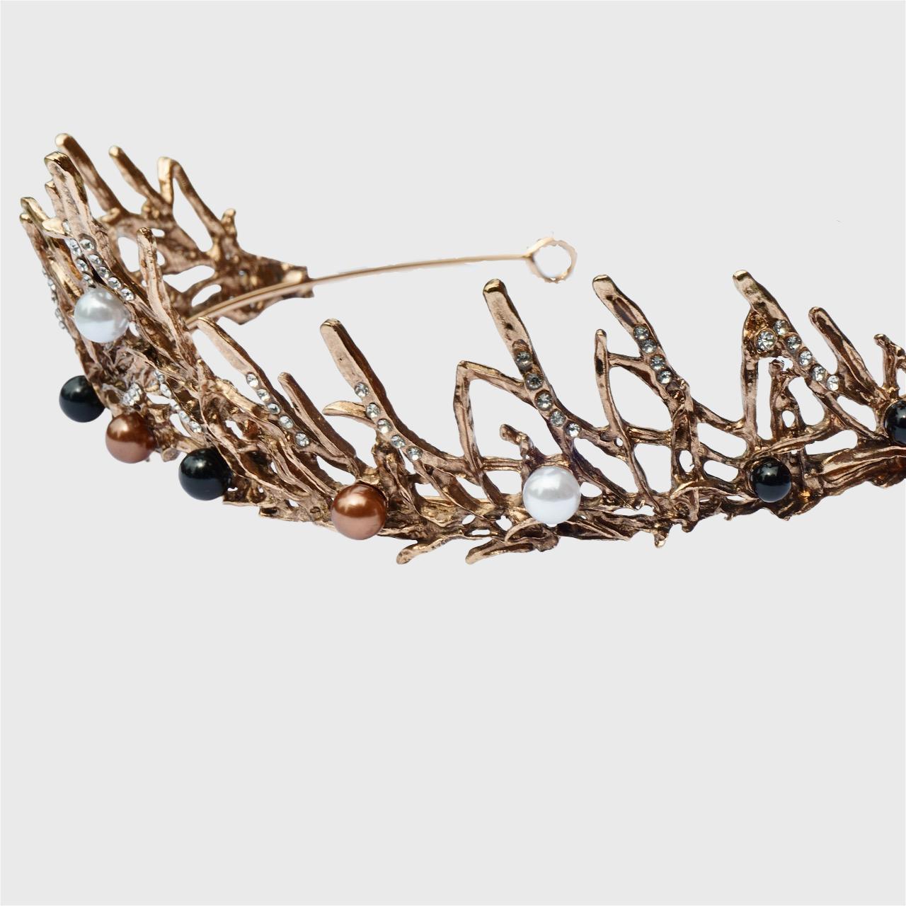 Tiara en tono bronce con perlas de imitación, cuentas y brillantes en Bueno estado para la venta en London, GB