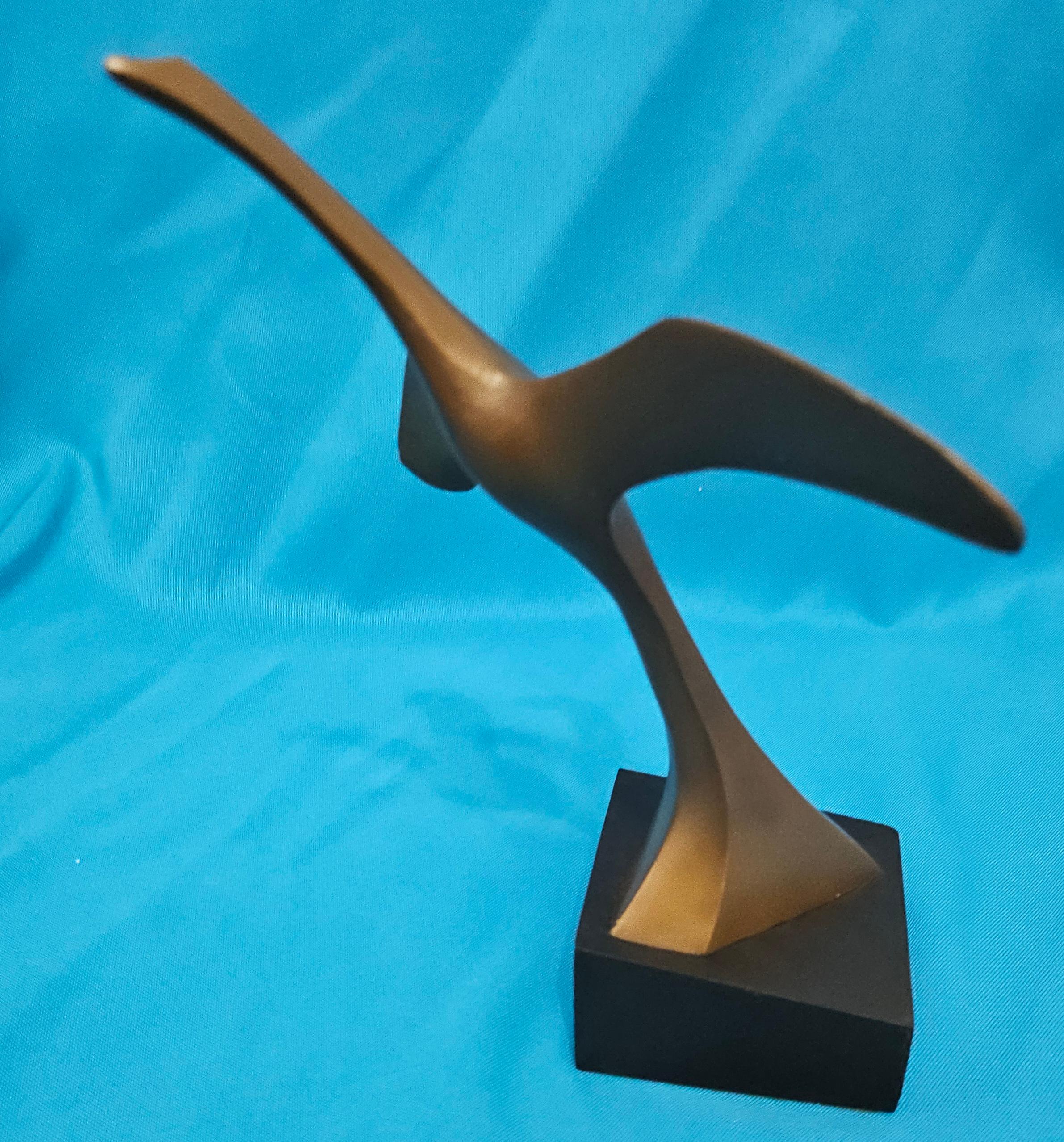 Escultura de pájaro de 20 cm de alto en tono bronce sobre base negra REBAJA DE CIERRE en venta 4