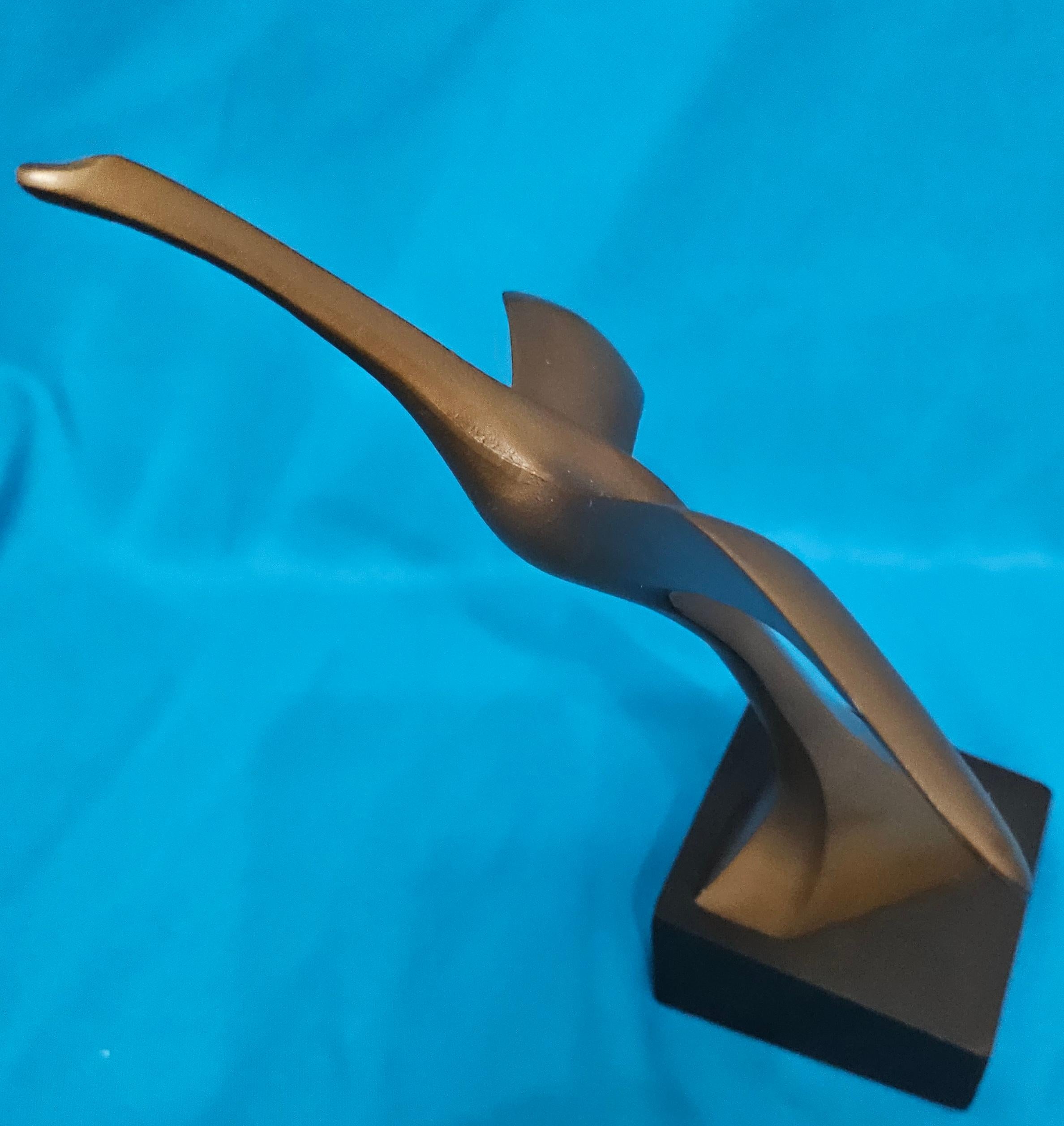 Escultura de pájaro de 20 cm de alto en tono bronce sobre base negra REBAJA DE CIERRE en venta 5