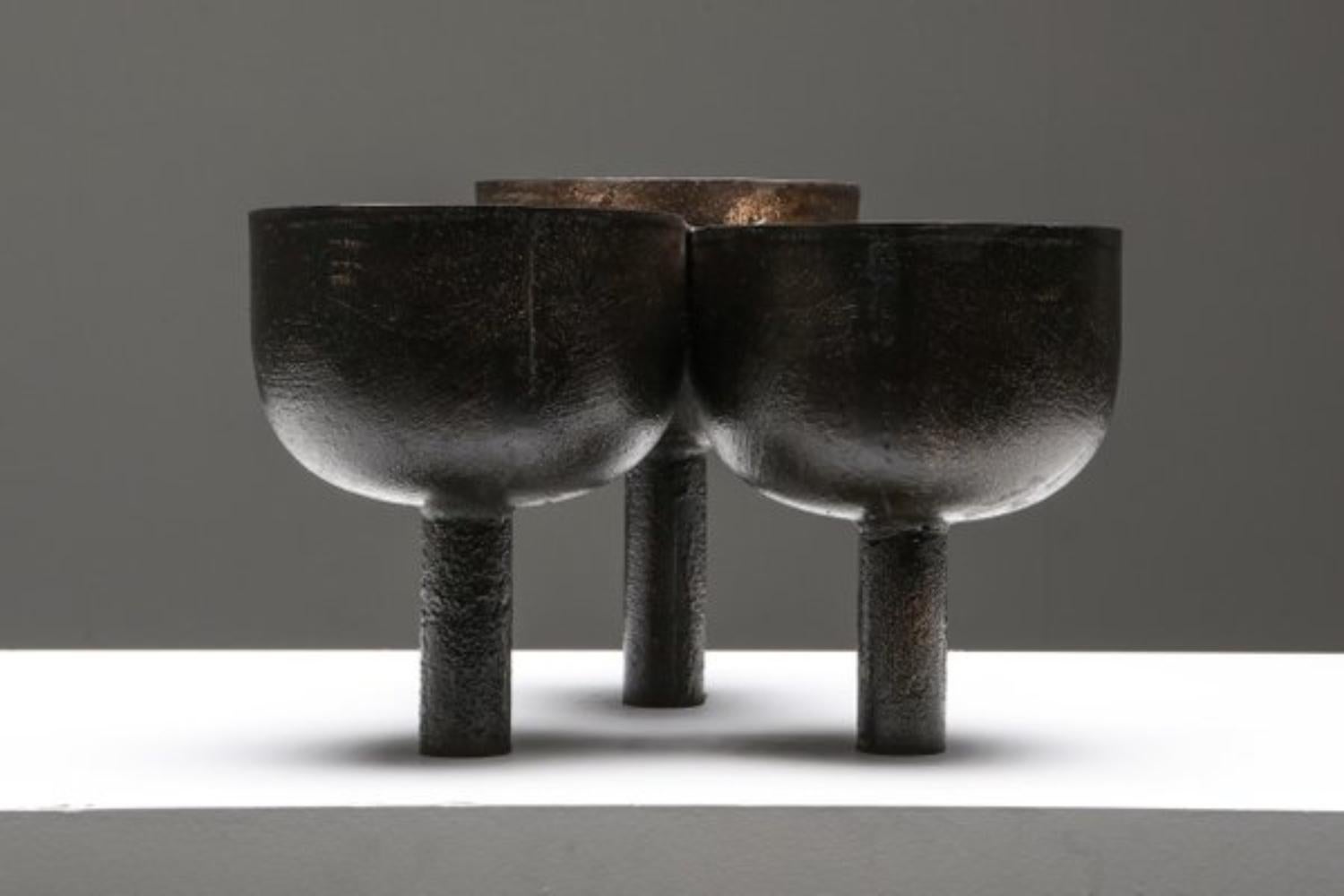 Postmoderne Triple plateau en bronze d'Arno Declercq en vente