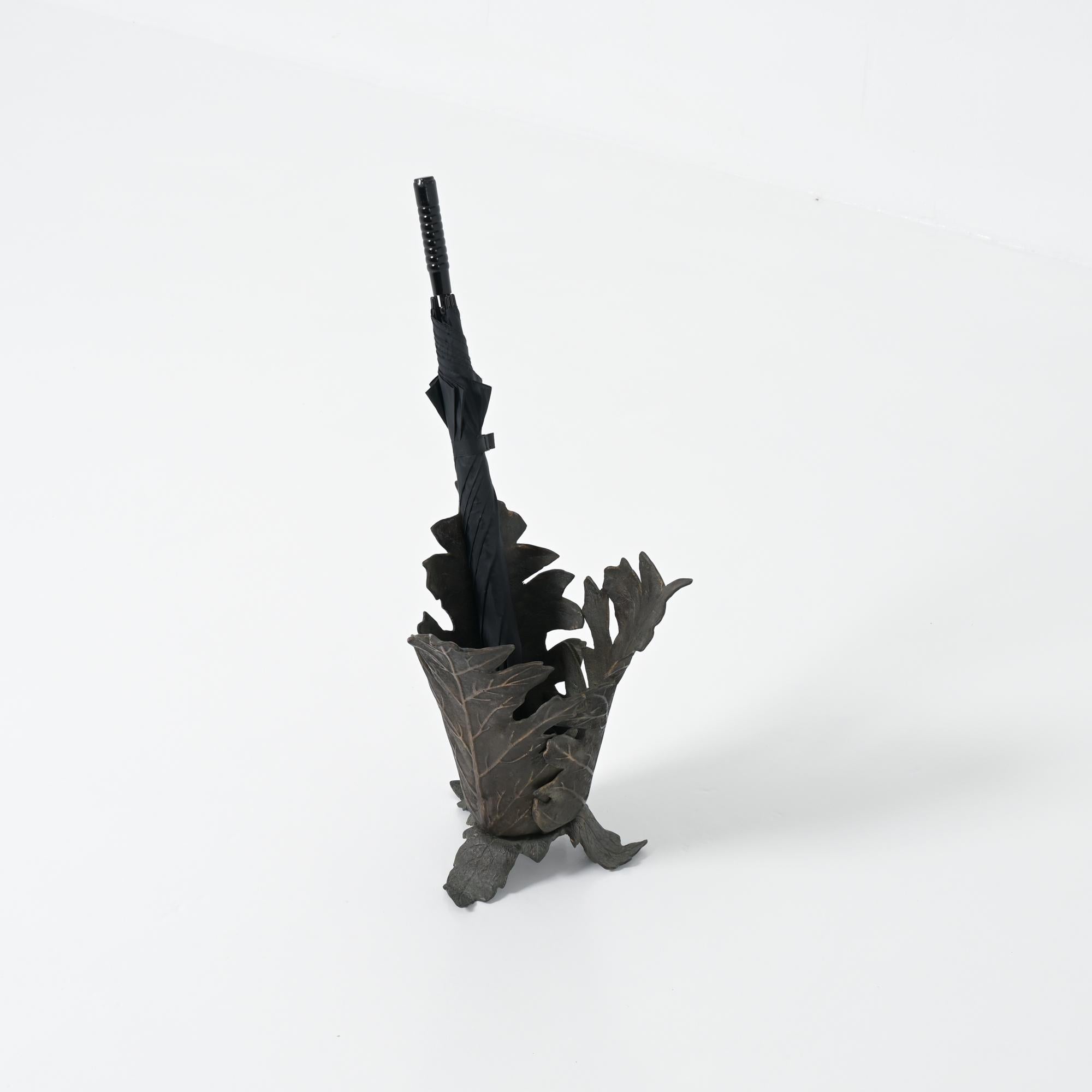 Bronze Umbrella Stand by Gabriella Crespi (Italienisch) im Angebot