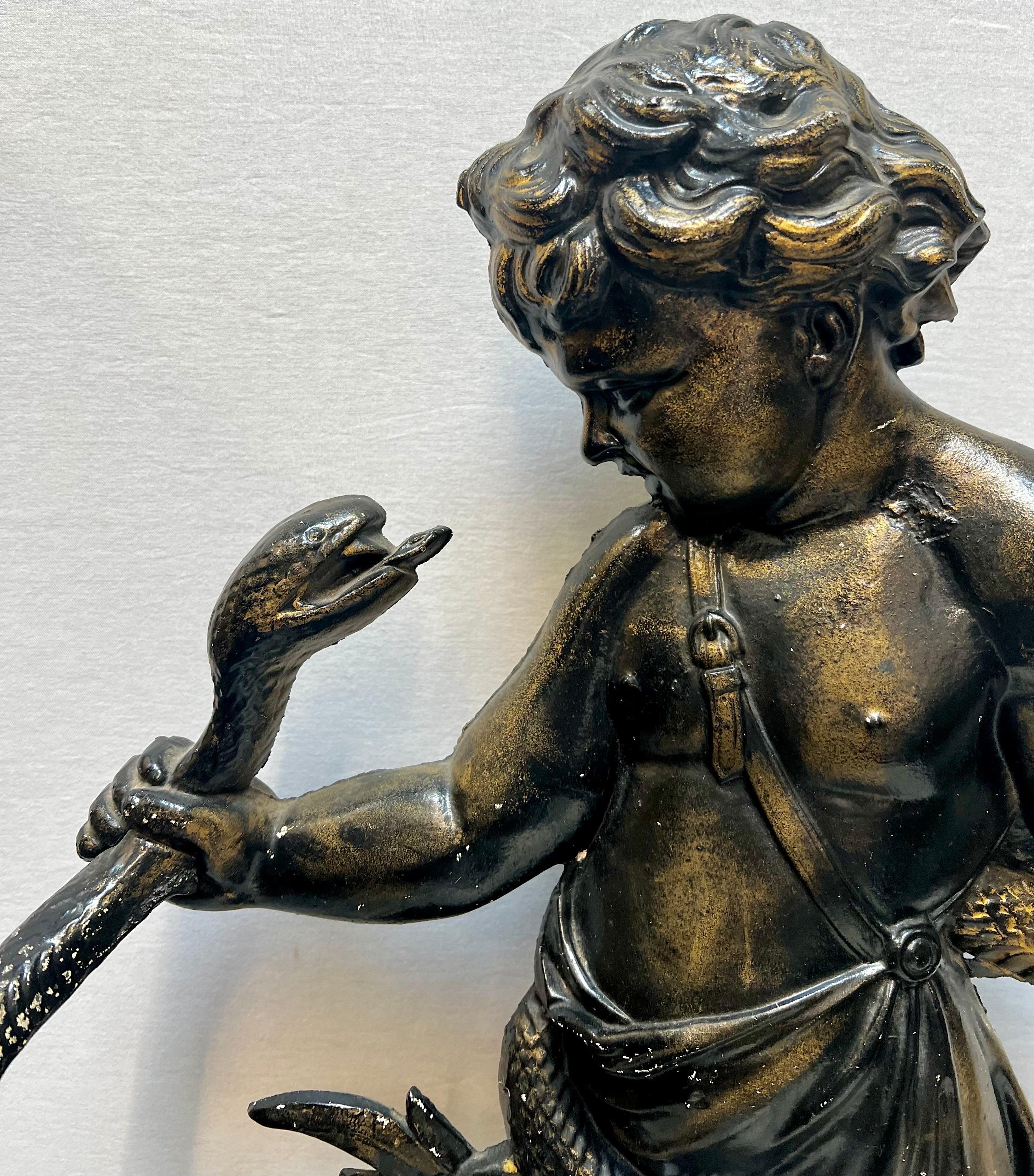 Neoclassico Portaombrelli in bronzo Scultura di bambino putti con serpente Made in Italy in vendita