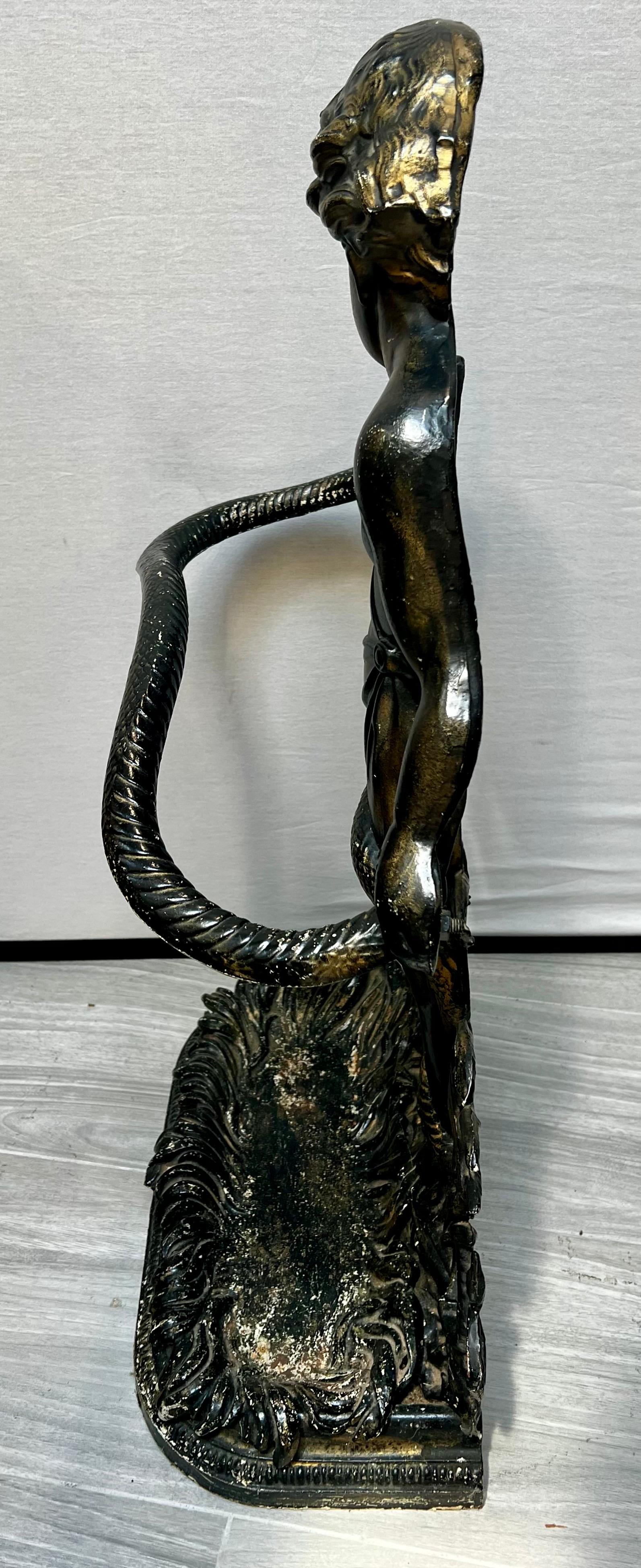 Portaombrelli in bronzo Scultura di bambino putti con serpente Made in Italy In condizioni buone in vendita a West Hartford, CT