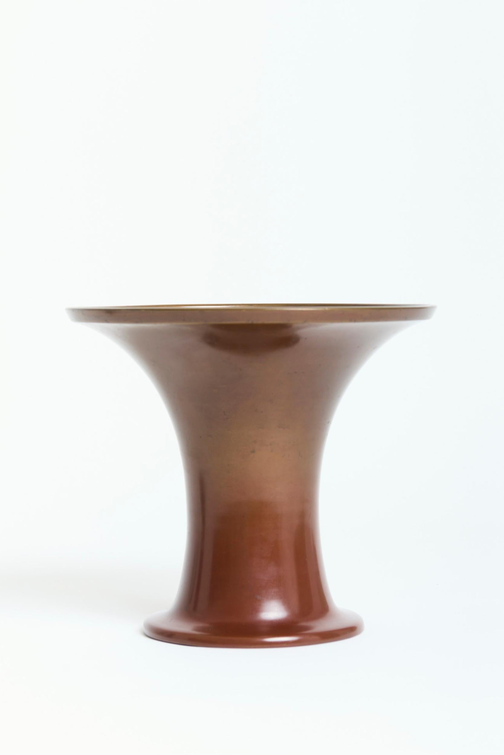 A bronze Usabata vase, with wide flared rim.
Japan, Circa 1950
