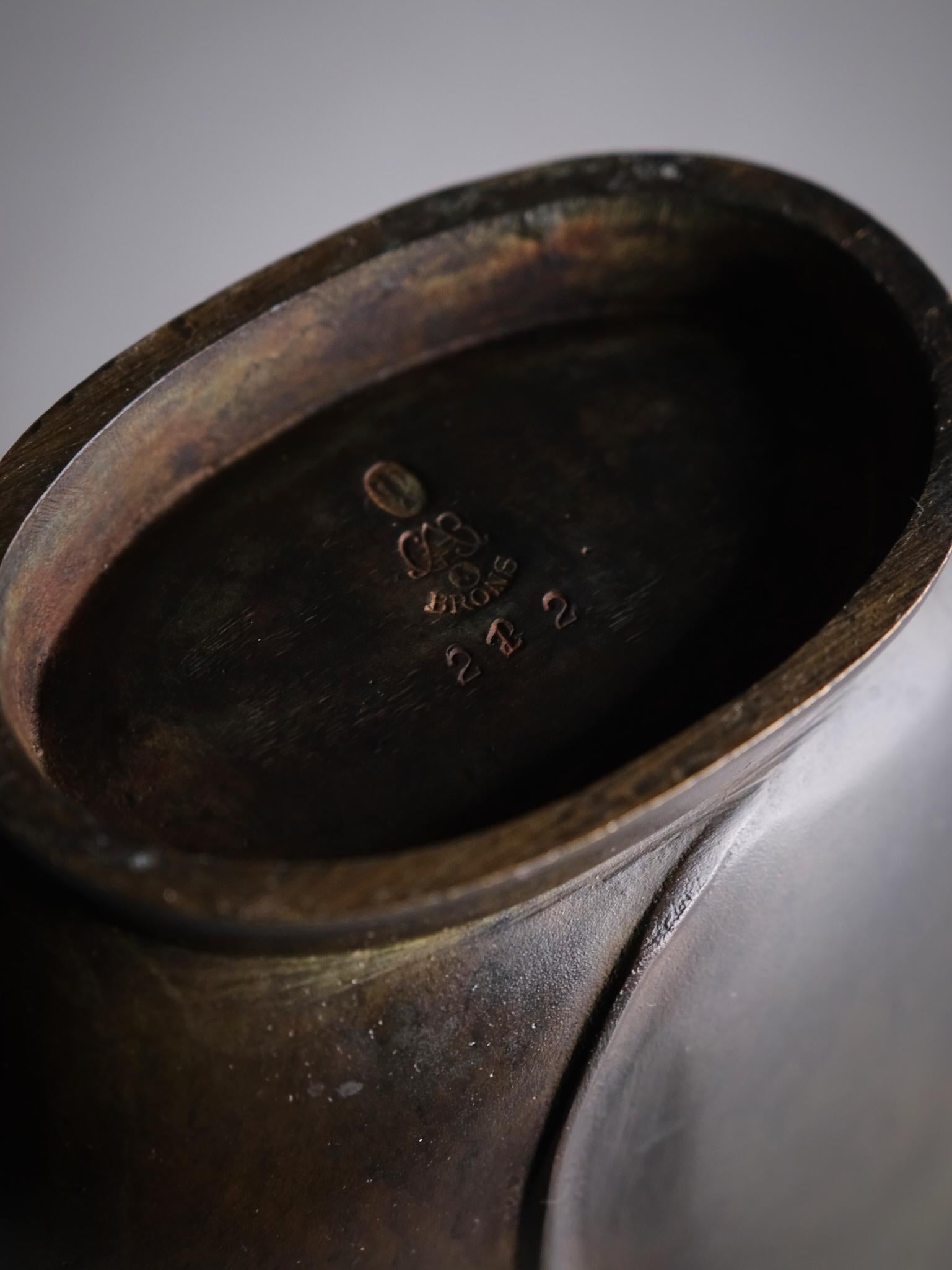 Bronzo Vaso in bronzo '212' disegnato da Just Andersen per GAB, Svezia, anni '30 in vendita