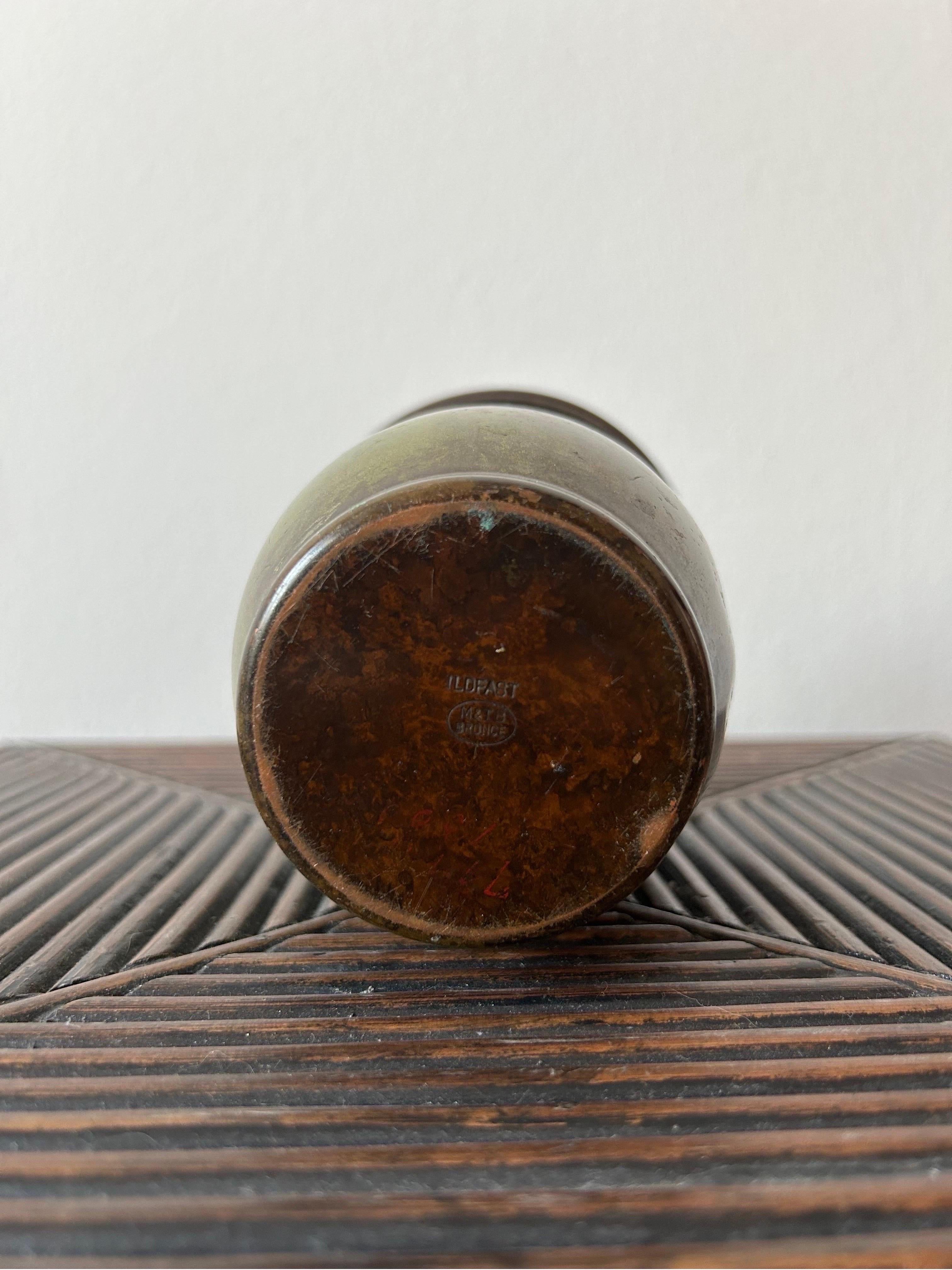 Milieu du XXe siècle Vase en bronze par HF Ildfast Danemark années 1930 en vente