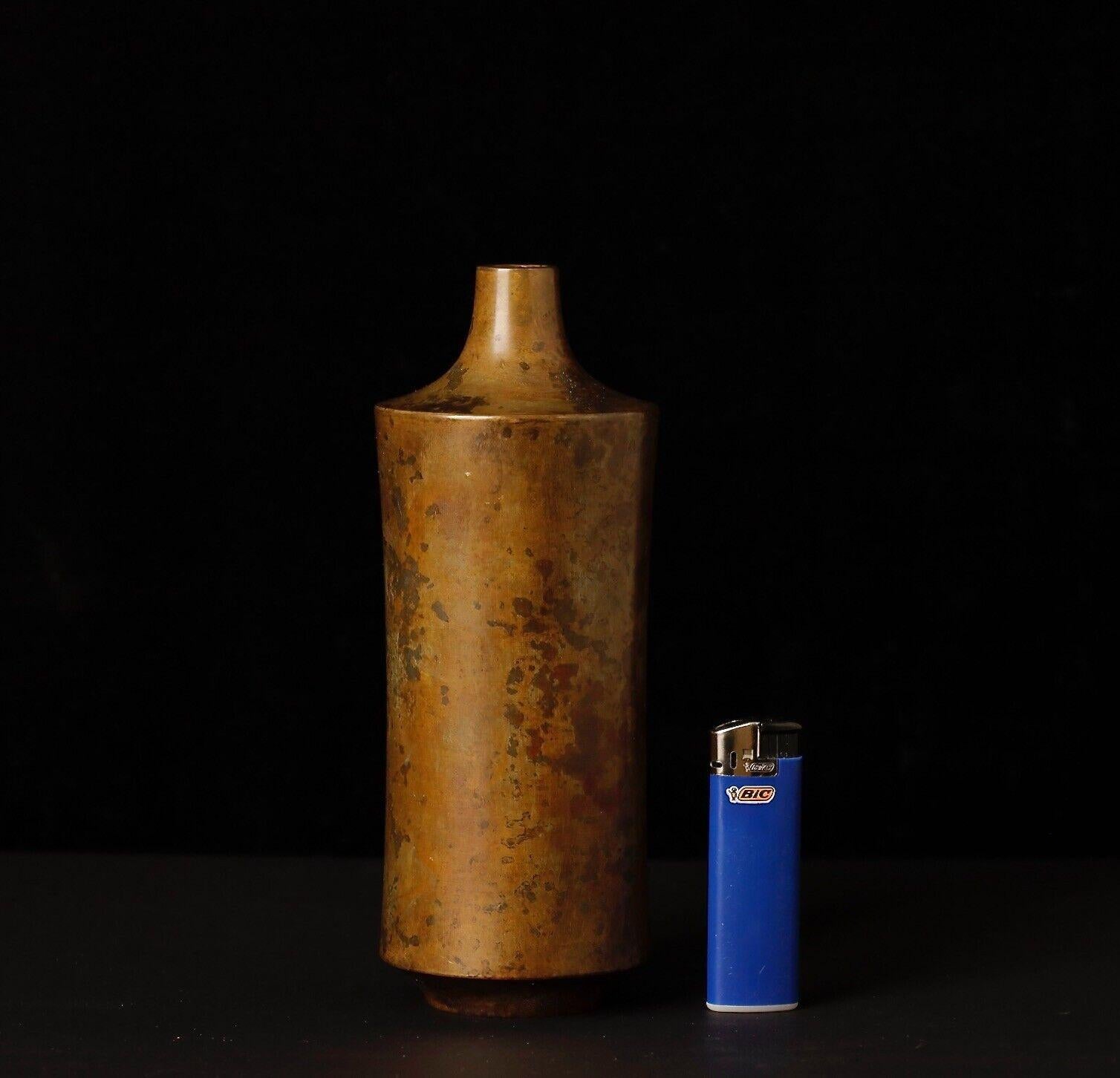 Showa Bronze vase by renown Kasai Taizo (Nitten artist), 20th century For Sale