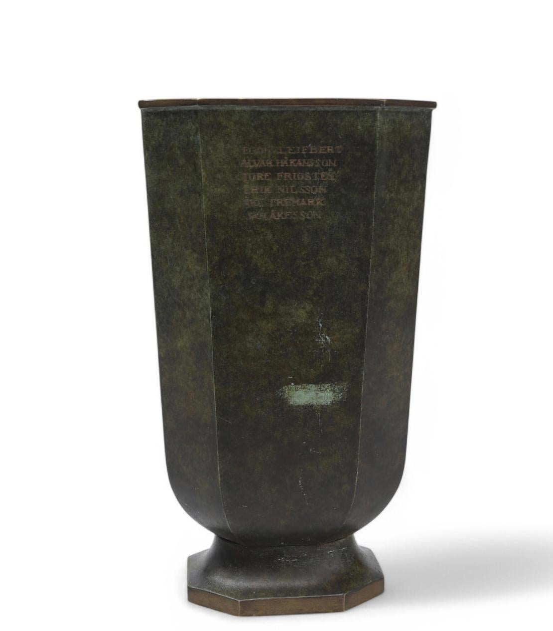 Metà XX secolo Vaso di bronzo Just Andersen attr. in vendita