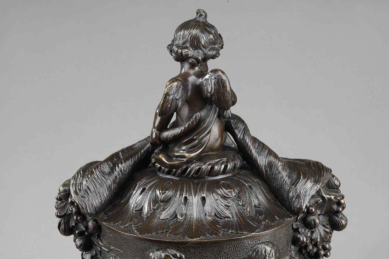 Bronzevase mit Ernteputten in der Gout von Clodion, 19. Jahrhundert im Angebot 10