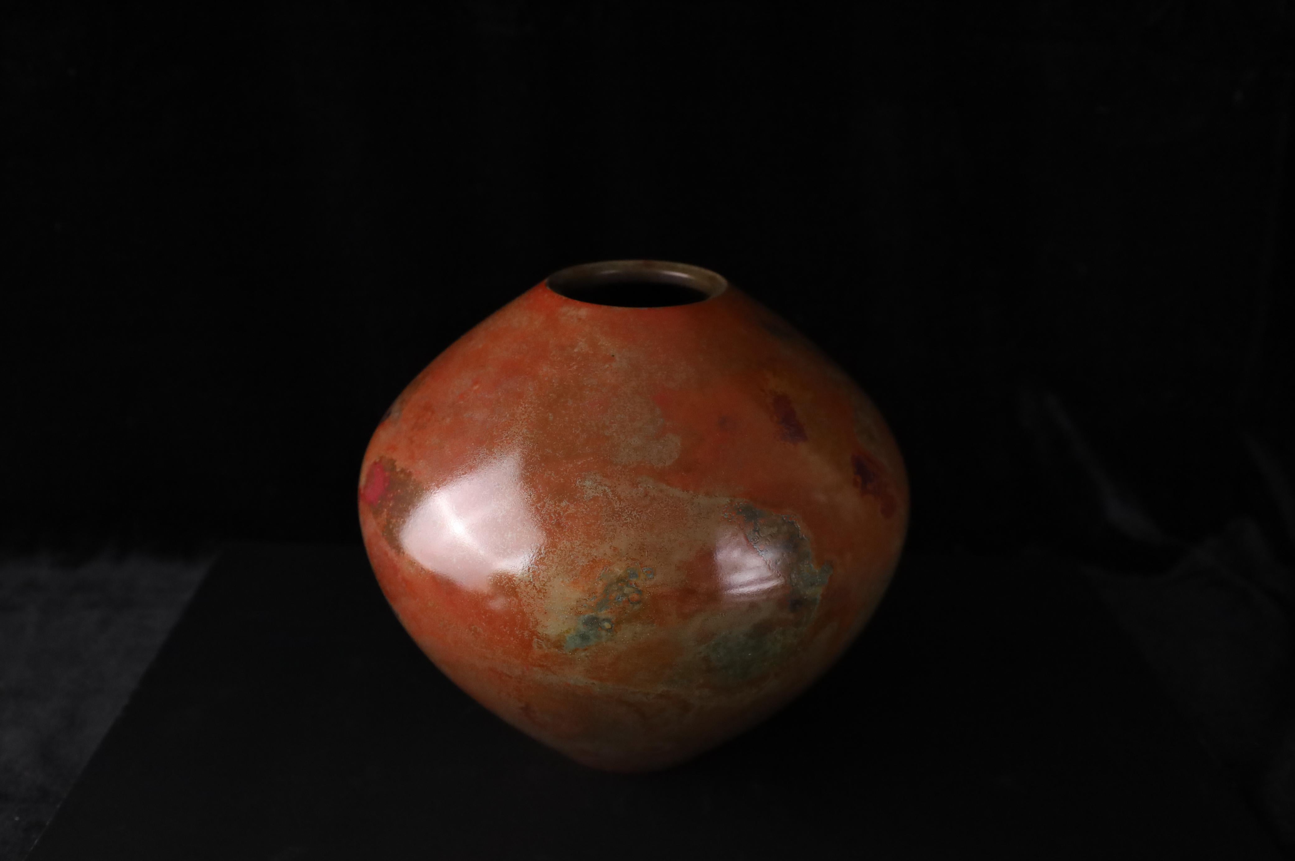 XX secolo Vaso in bronzo con patina Shakudo di Takahashi Keiten, tesoro nazionale vivente in vendita