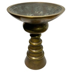 Vasija de bronce/Challis, objeto escultórico de Raju Peddada 