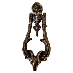 Heurtoir de porte victorien en bronze avec détails en bélier