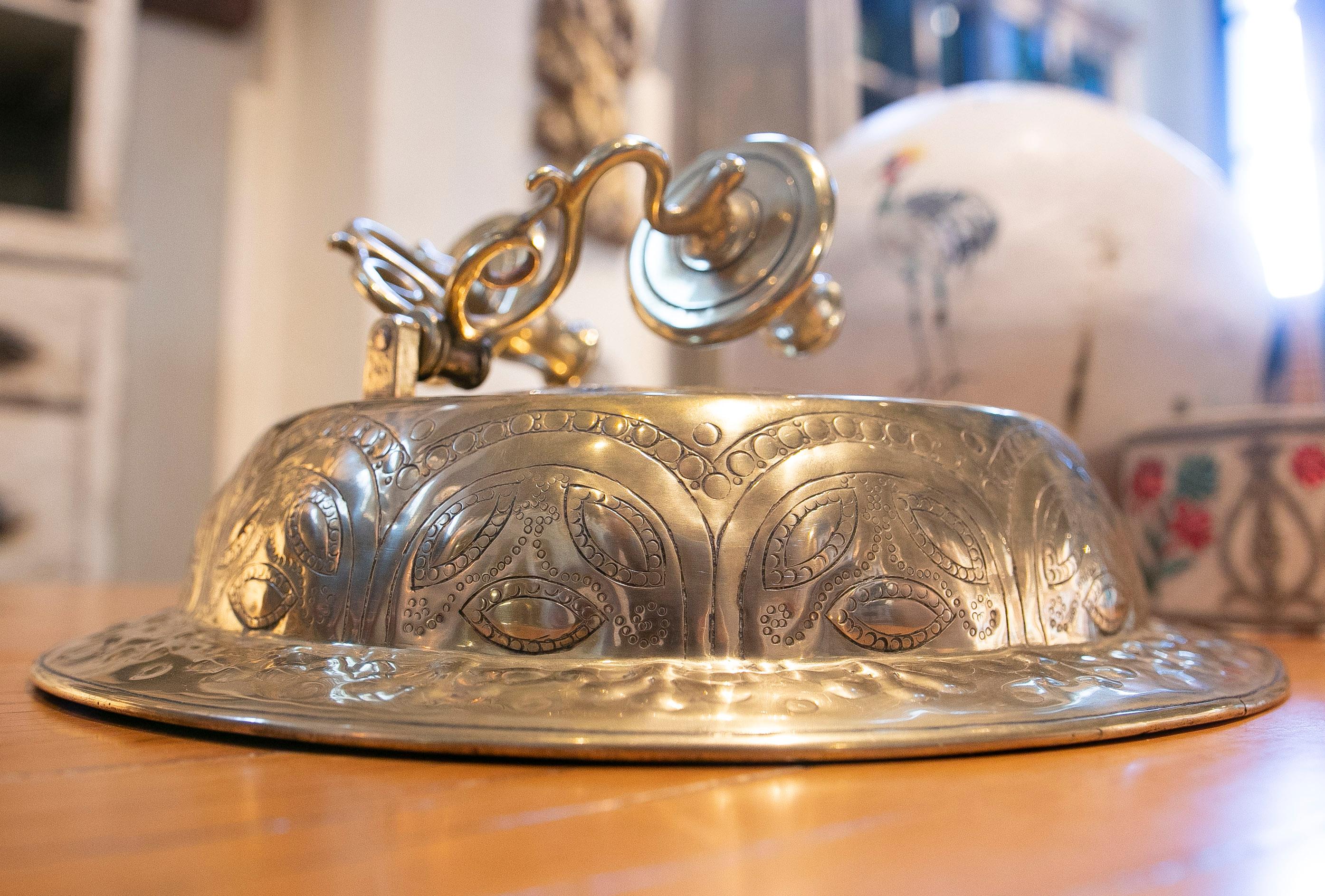 Aplique de Bronce con Relieve en venta 13