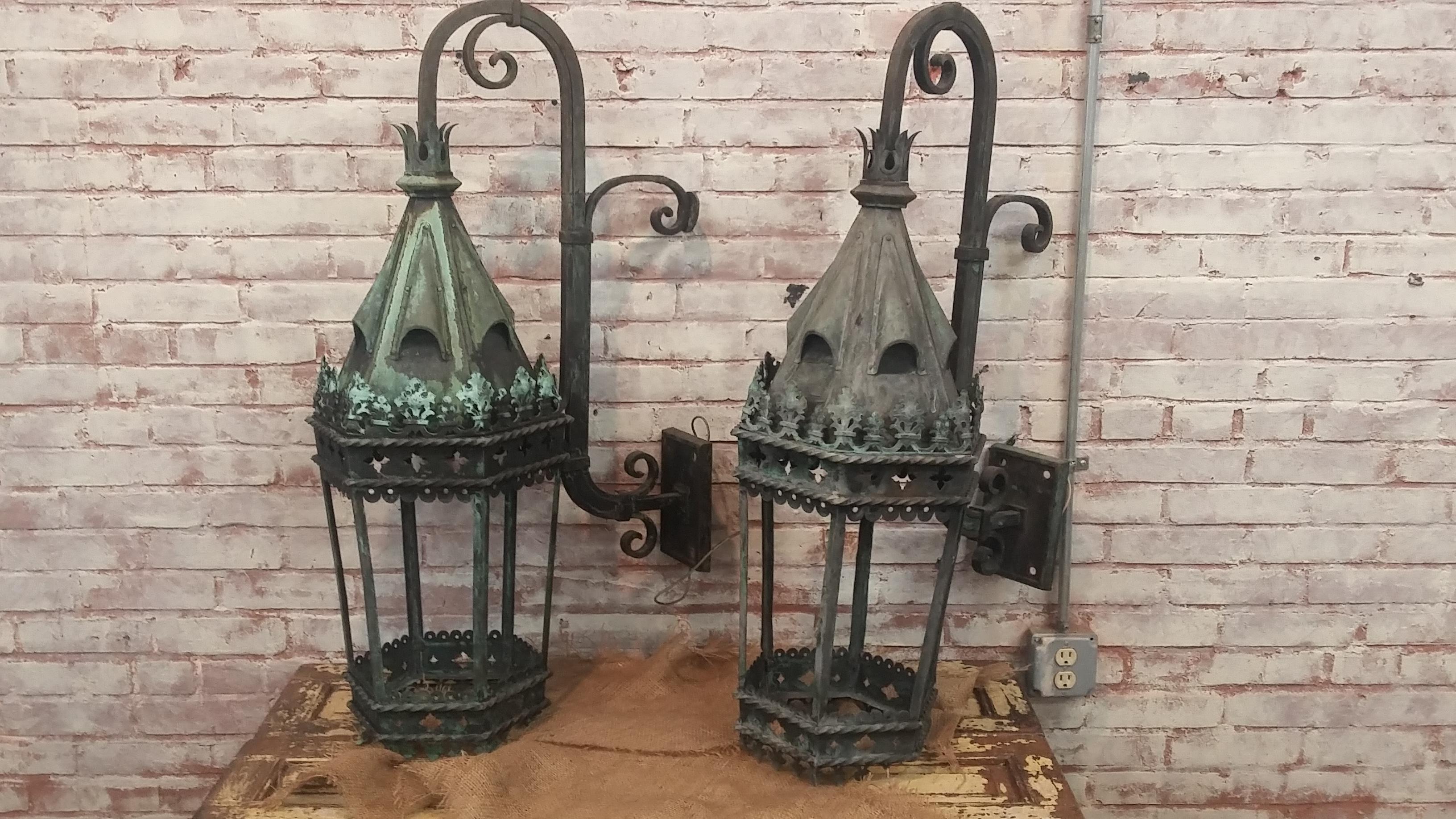 Bronze Wall Sconces In Good Condition In Stamford, CT