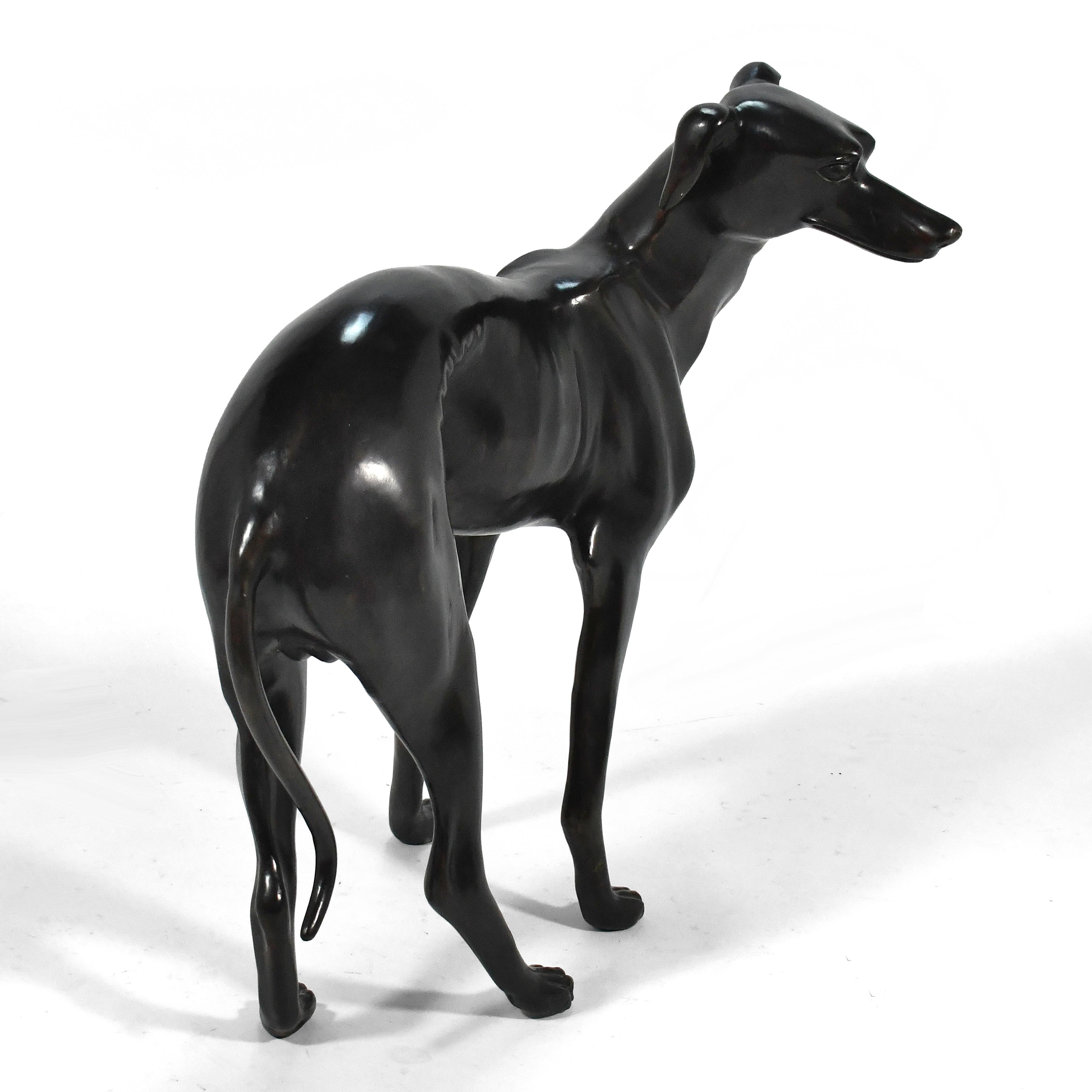 Inconnu Sculpture de chien Whippet ou Greyhound en bronze en vente