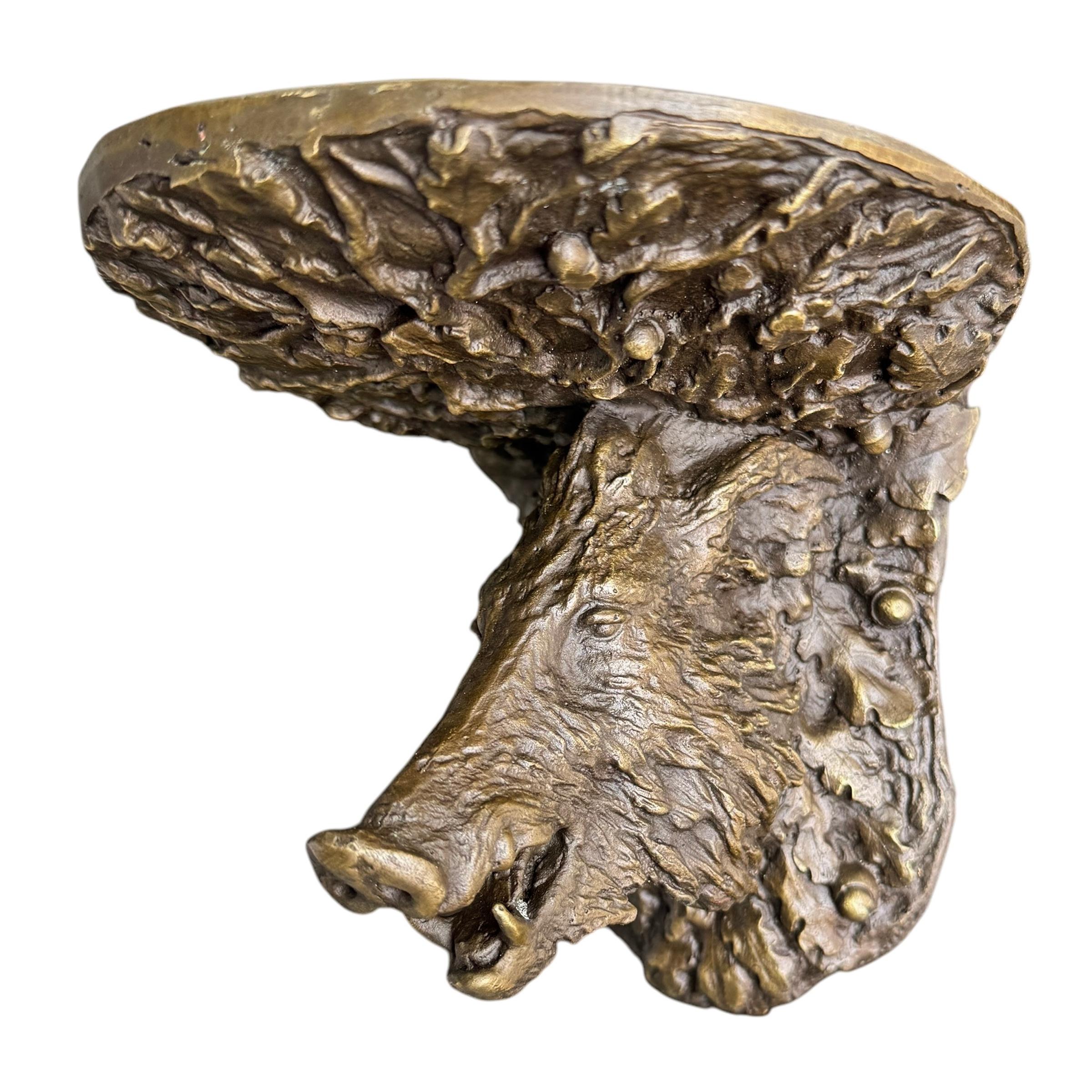 Rustico Staffa da parete in bronzo con cinghiale in vendita
