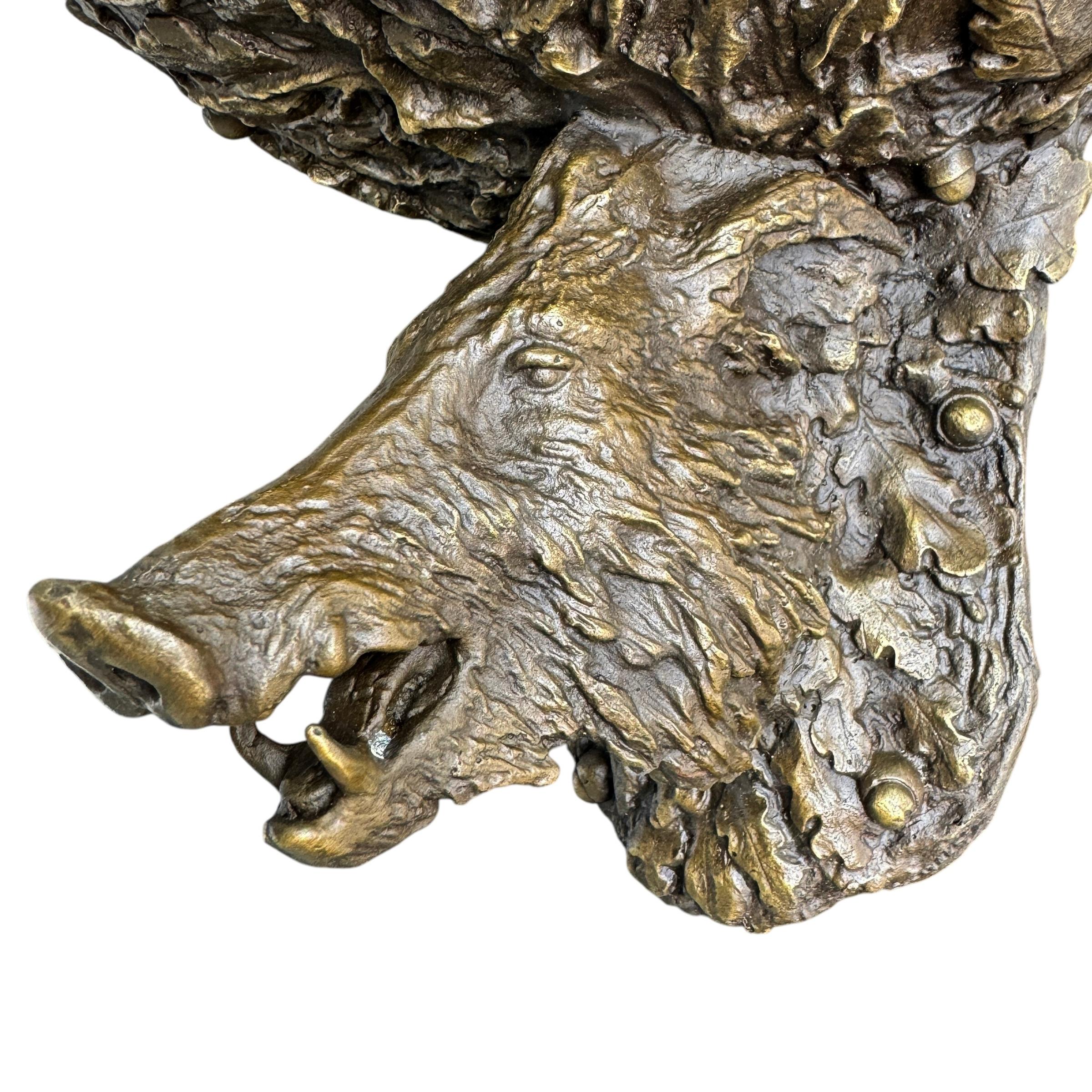 XXI secolo e contemporaneo Staffa da parete in bronzo con cinghiale in vendita