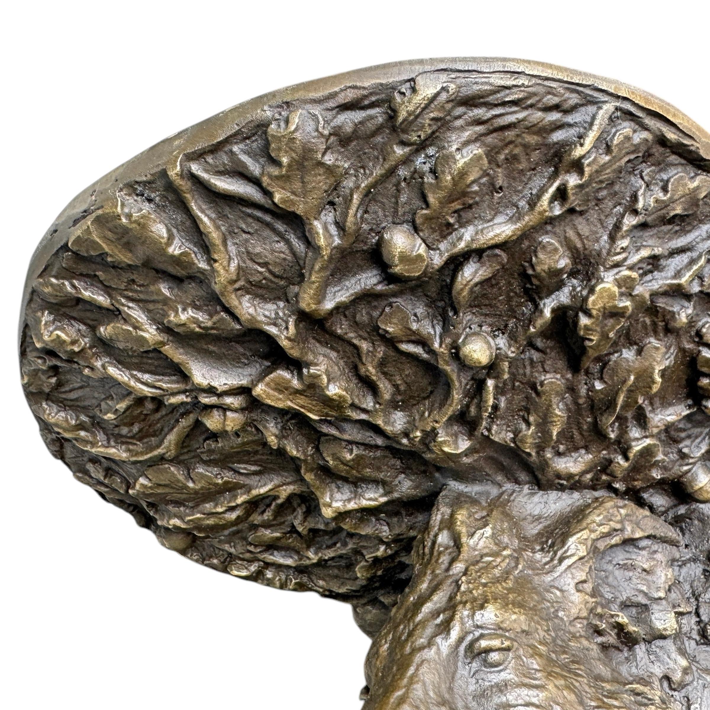 Bronzo Staffa da parete in bronzo con cinghiale in vendita