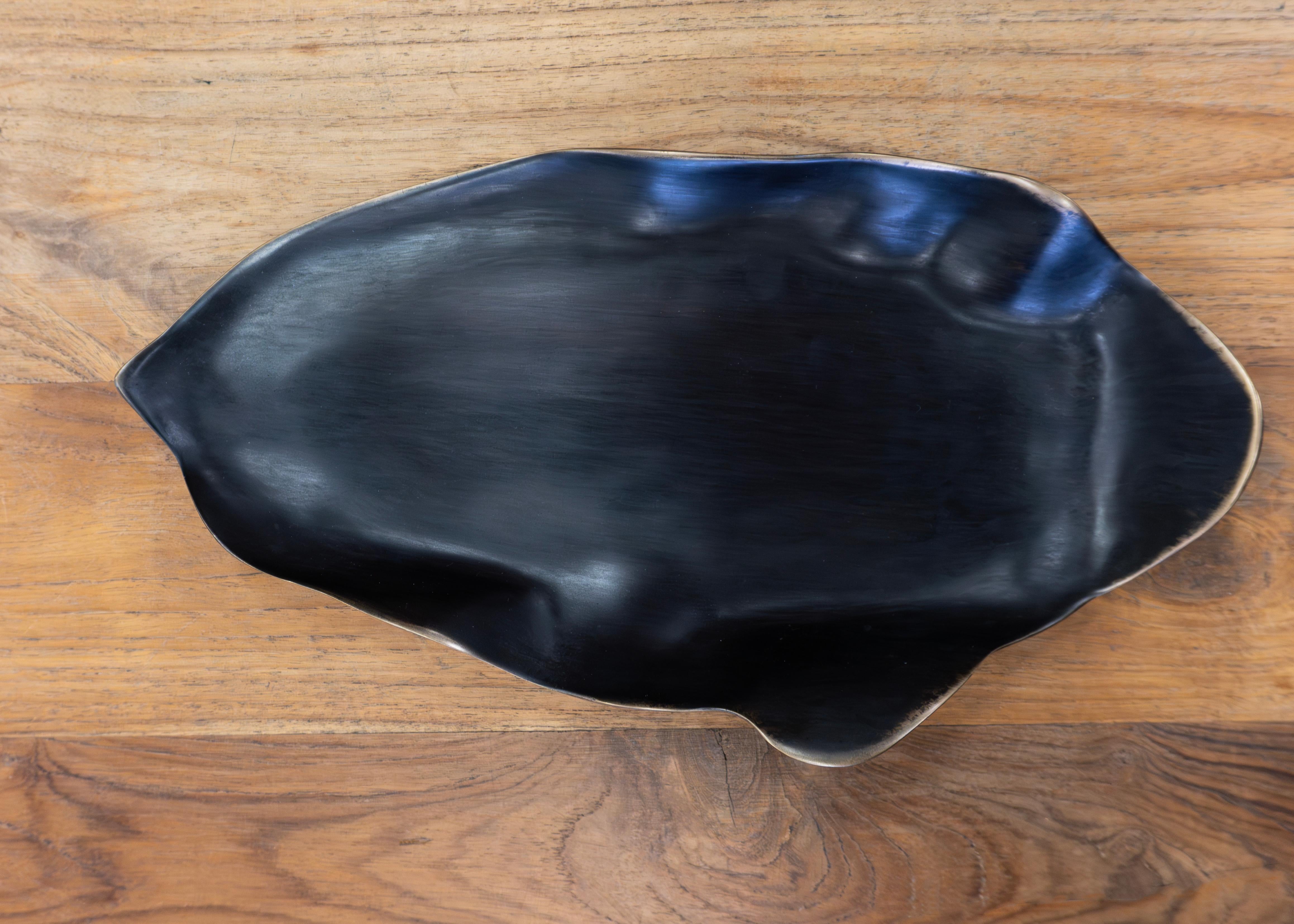 Bronze mit schwarzer Patina Mini Organic Leaf Platter im Zustand „Neu“ im Angebot in Tempe, AZ