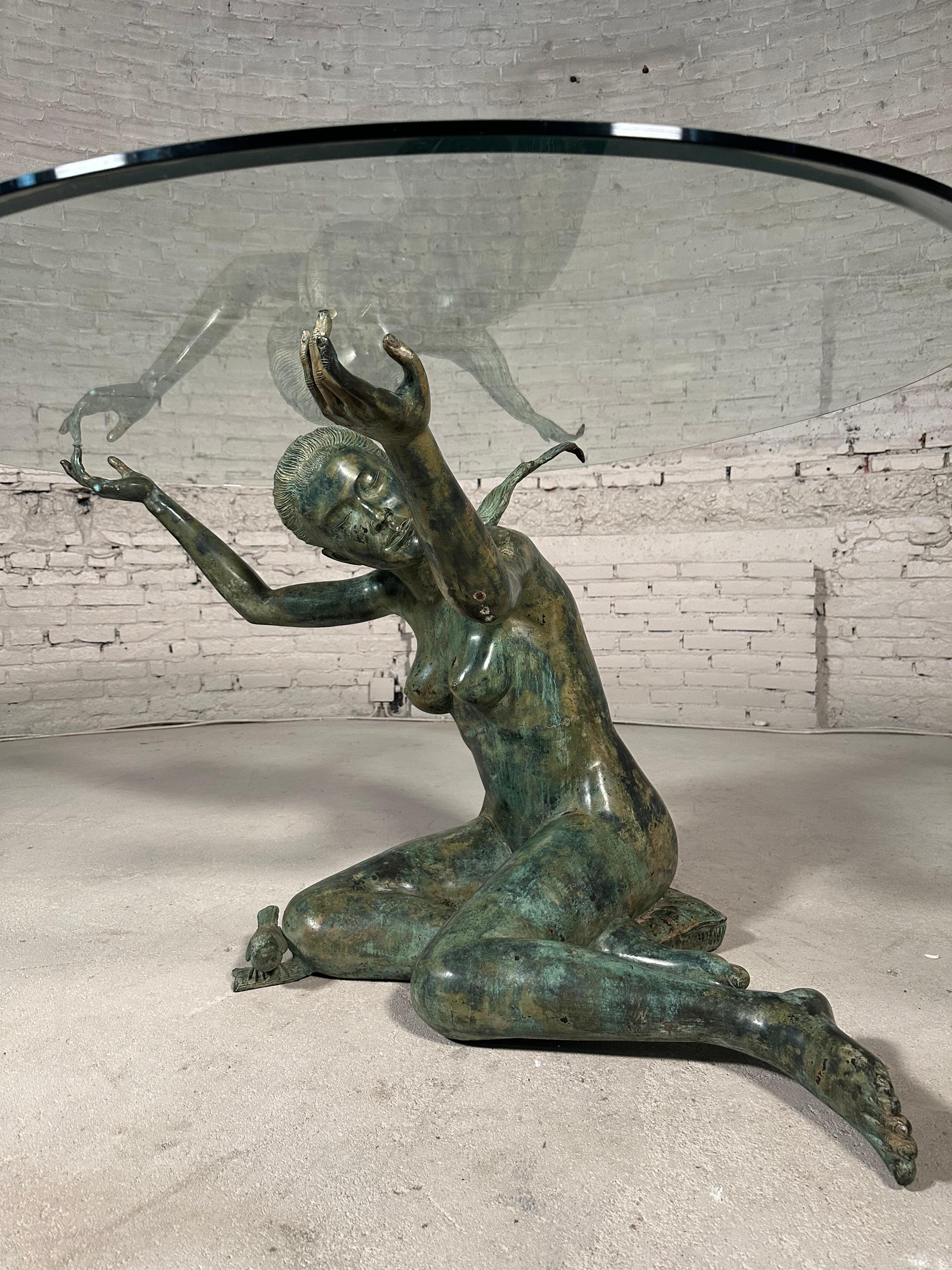 Néerlandais Table de salle à manger en bronze sculptée en verre en vente