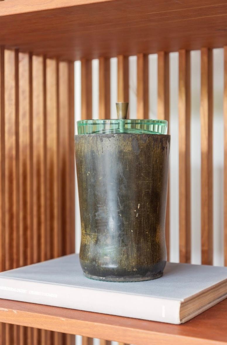 Milieu du XXe siècle Bronze, Wood and Crystal Jar Attributed To Fontana Arte en vente