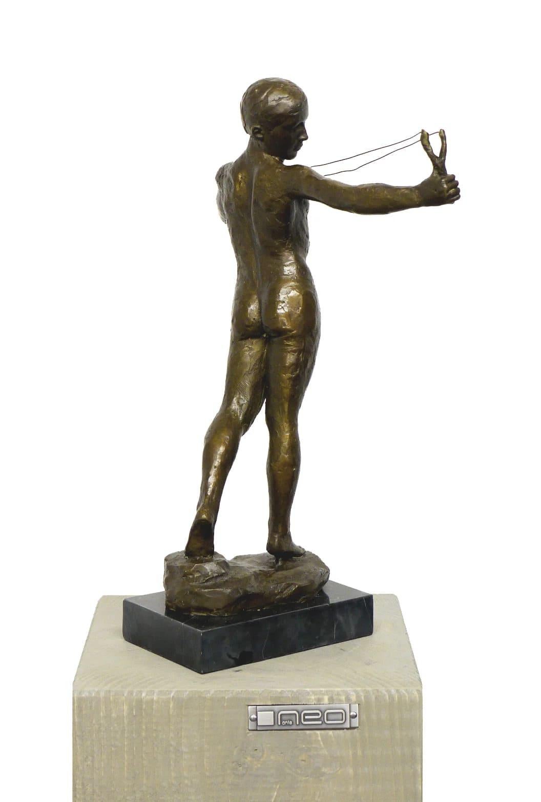 Neoclassico Scultura in bronzo di un giovane uomo in vendita