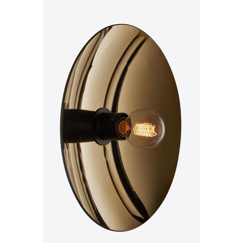 Applique Zénith in bronzo, grande di RADAR
Materiali: Vetro termoformato, metallo.
Dimensioni: L 15 x P 70 cm

Disponibile anche con struttura in oro, bronzo, argento e rovere massiccio o in metallo nero opaco.

Tutte le nostre lampade possono