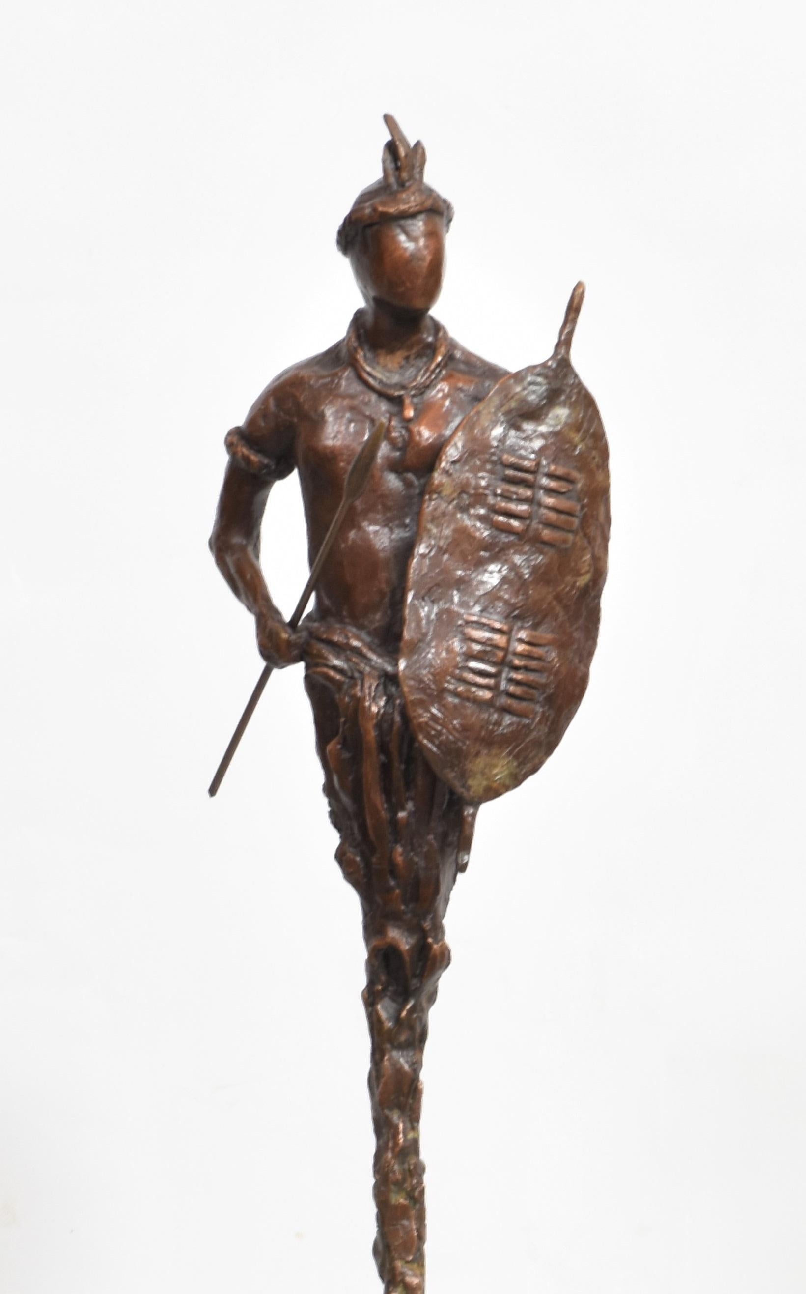 Sud-africain Guerrier Zulu en bronze - Sculpture en édition limitée en vente