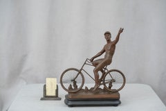 Ciclista in bronzo che saluta dopo la vittoria, J. Garnier, francese (1820-1895)