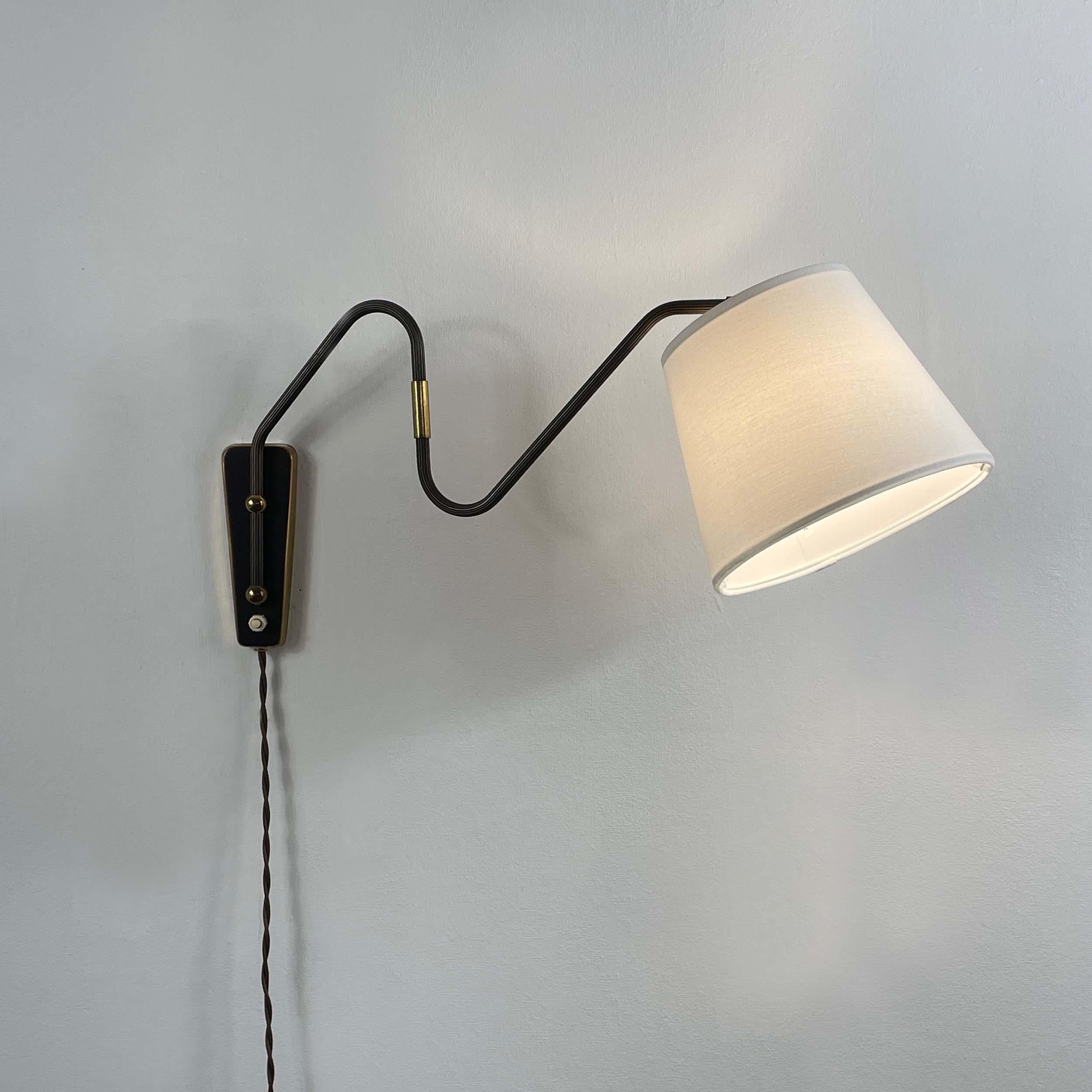 Aplique articulado y extensible de latón bronceado by Cosack, Años 50 en Bueno estado para la venta en NUEMBRECHT, NRW