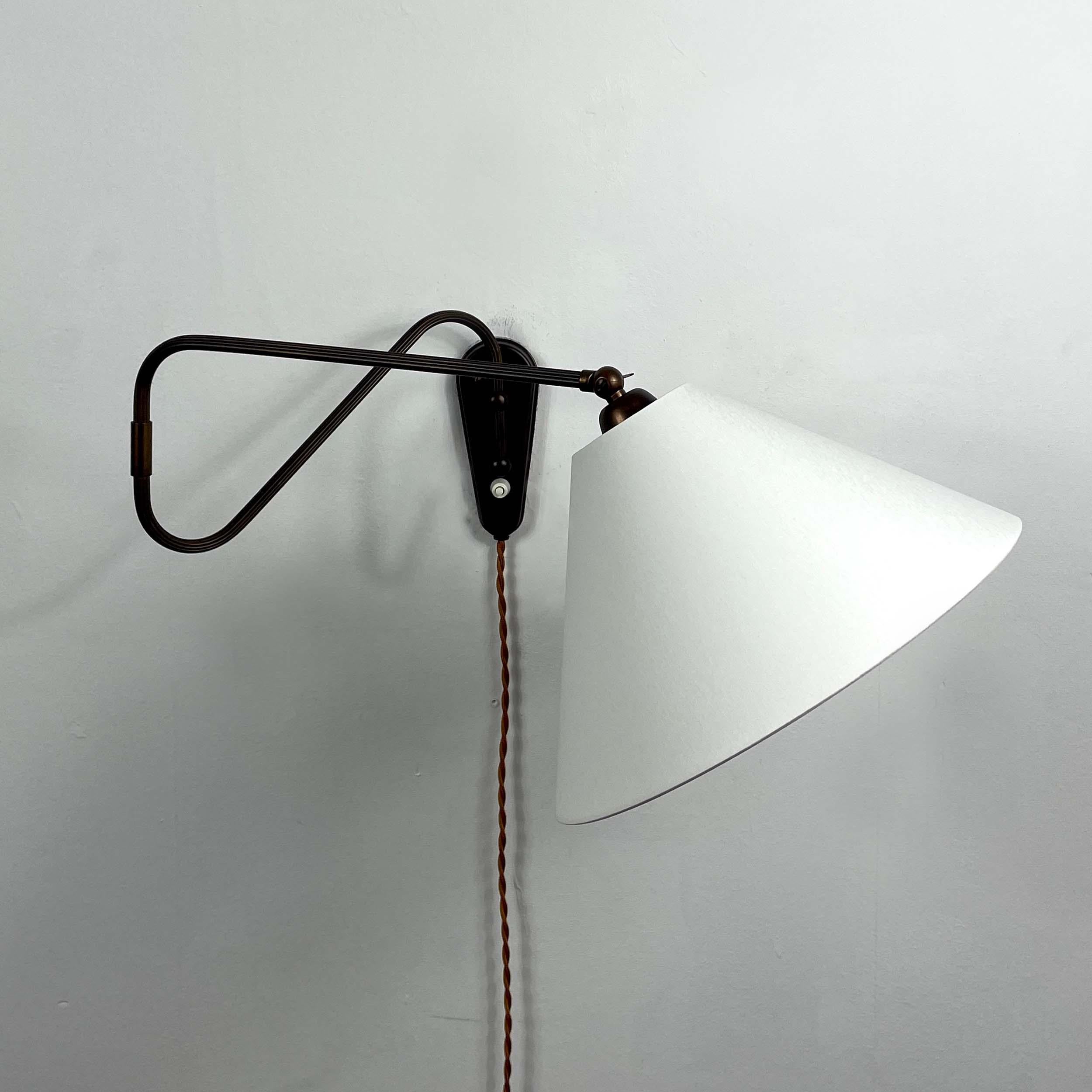 Bronzed Brass Articulating and Extendable Wall Light, Sweden 1950s For Sale 6