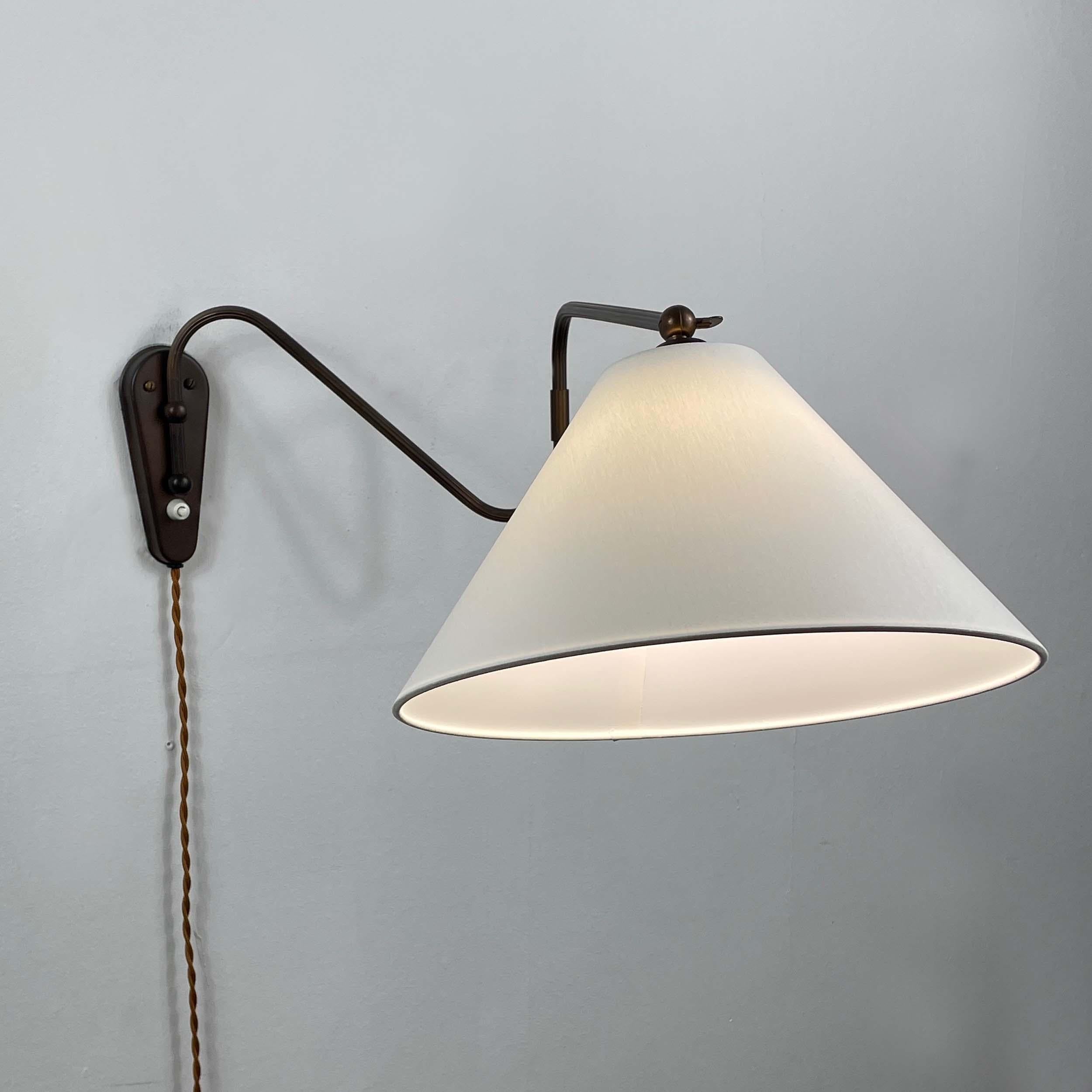 Bronzed Brass Articulating and Extendable Wall Light, Sweden 1950s For Sale 7