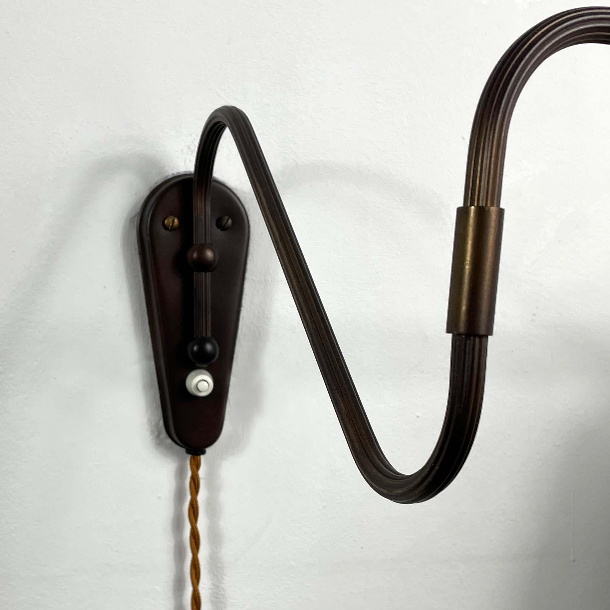Bronzed Brass Articulating and Extendable Wall Light, Sweden 1950s For Sale 8