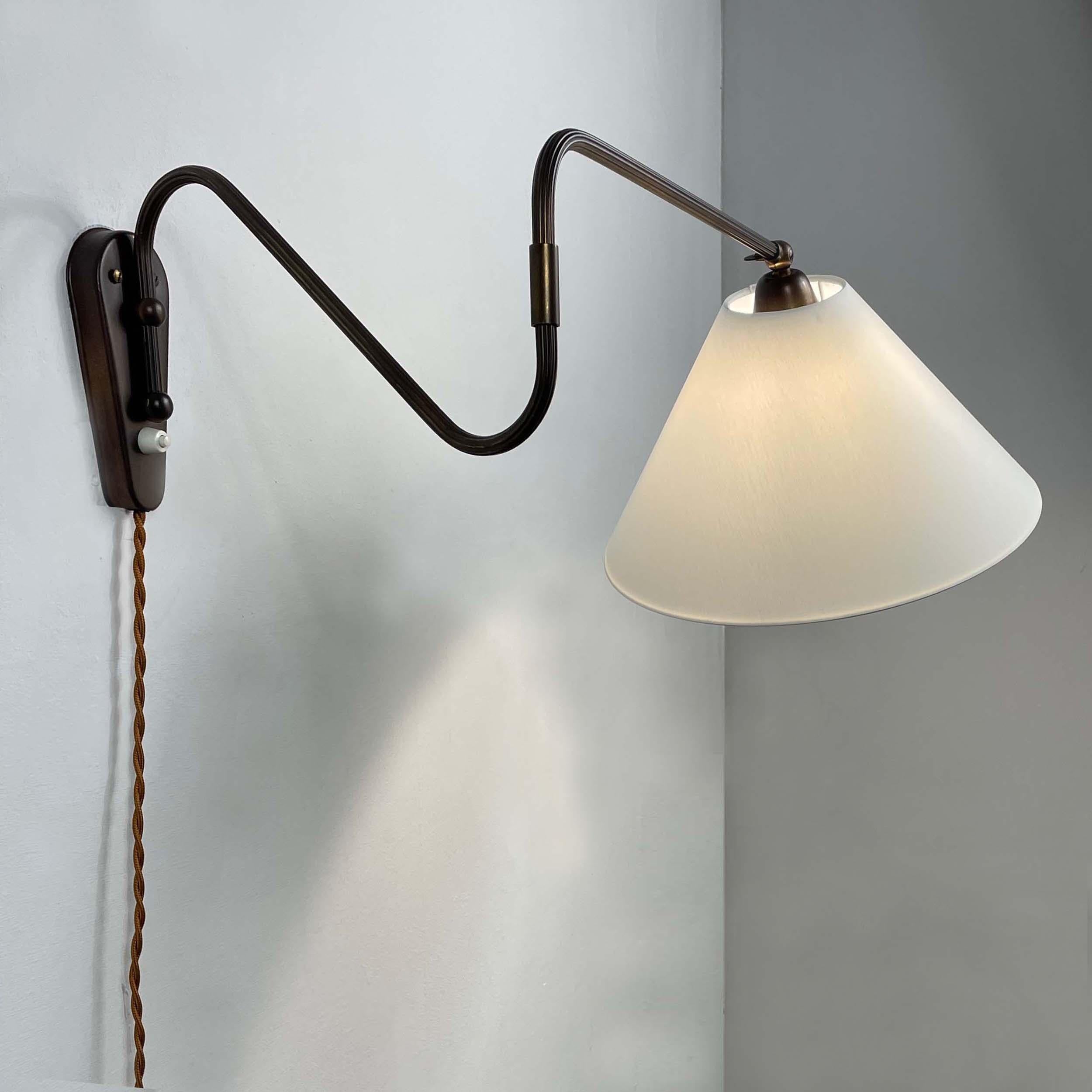 Bronzed Brass Articulating and Extendable Wall Light, Sweden 1950s For Sale 10