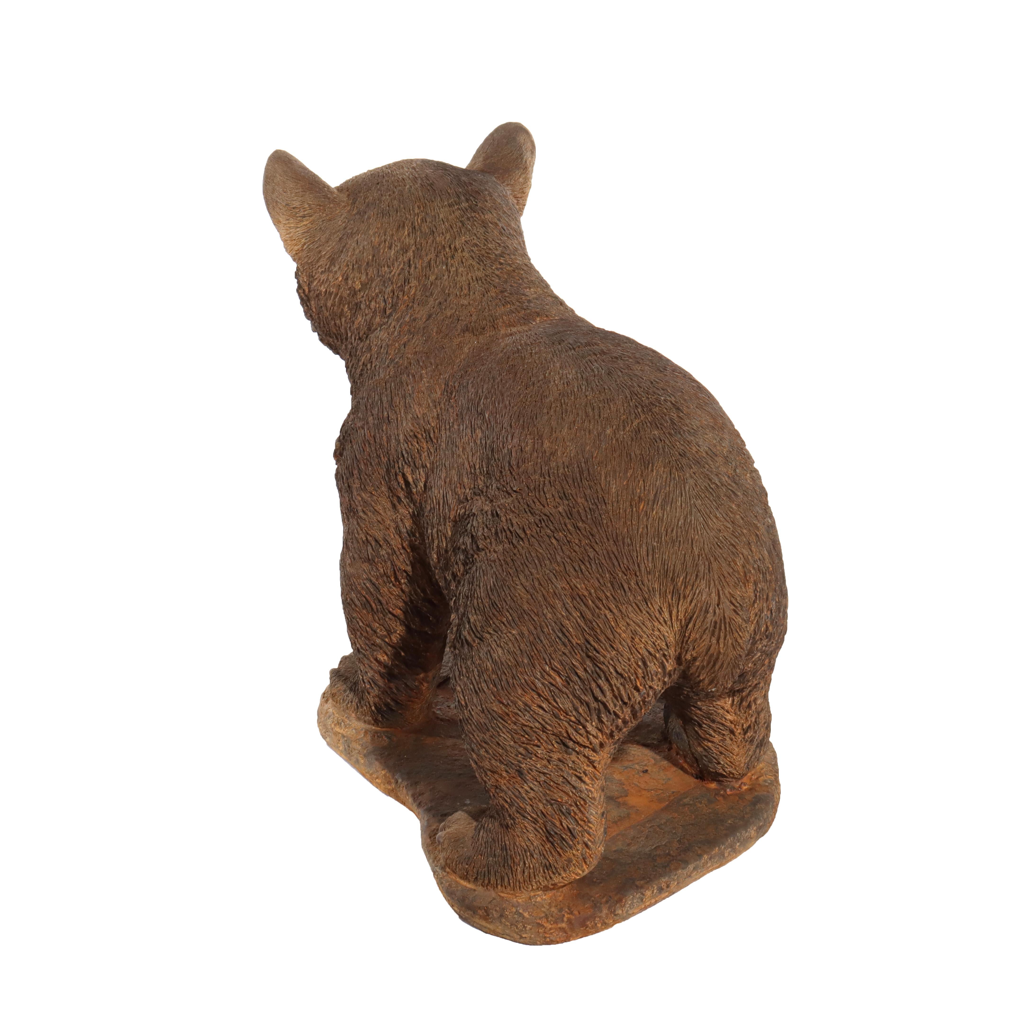 Pietra Scultura da giardino a forma di cucciolo d'orso in pietra fusa bronzata del XX secolo in vendita