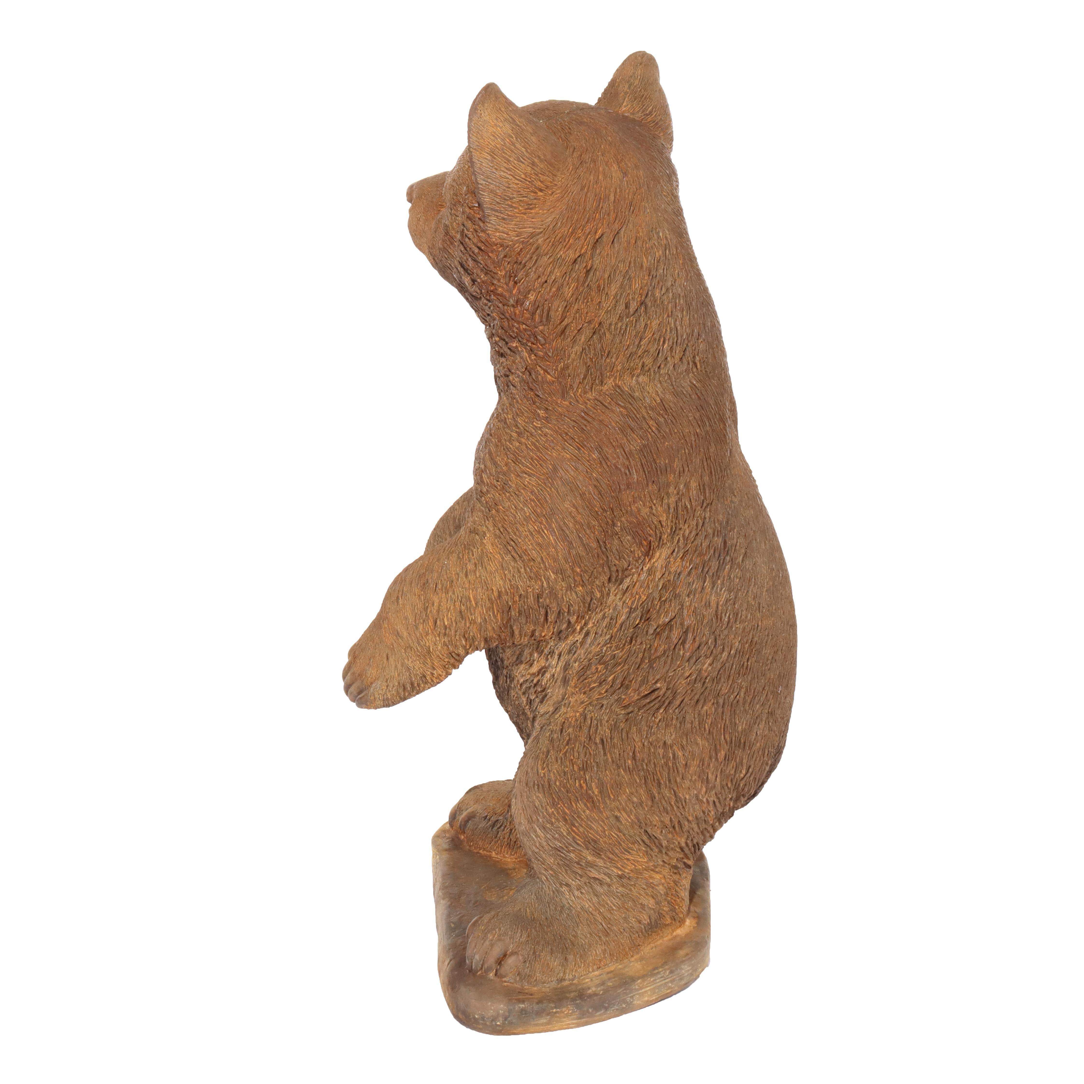 Scultura da giardino di orso in piedi in pietra fusa bronzata del XX secolo in vendita 2
