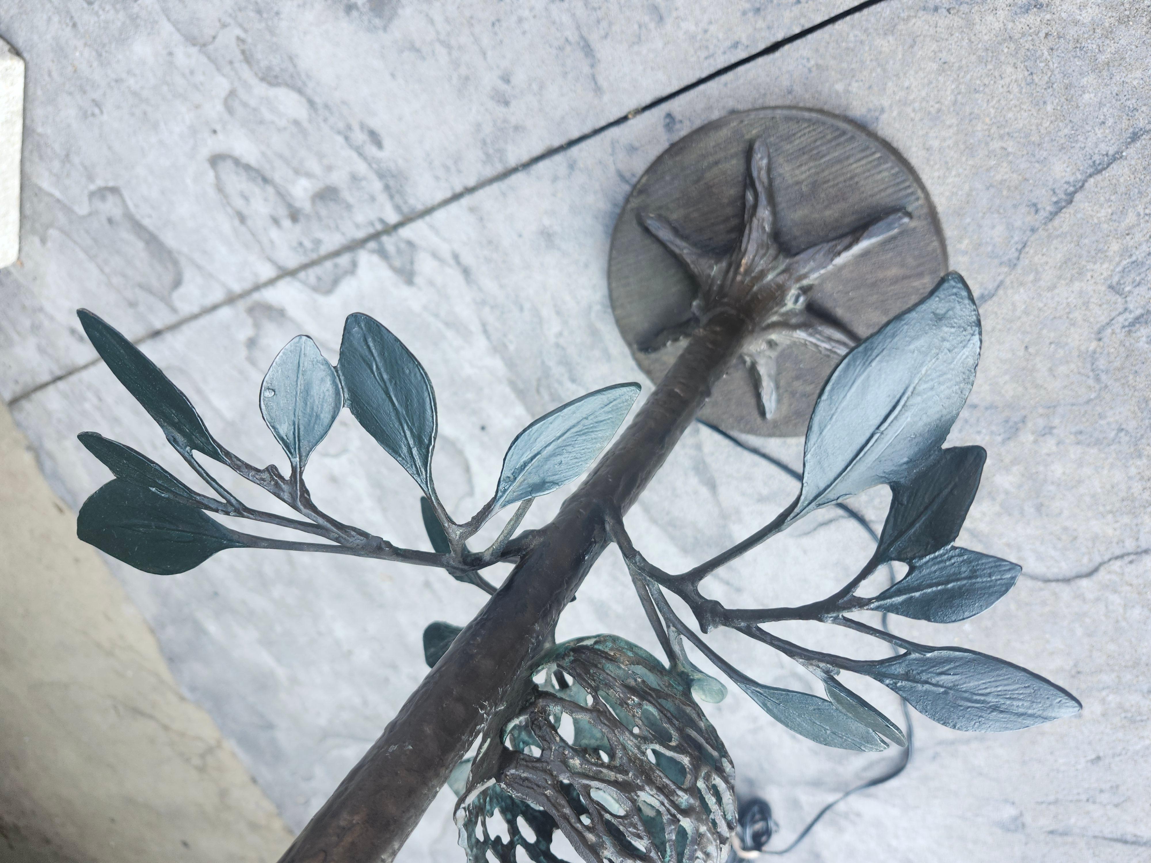 Lampada bronzata con paralume originale con uccello, nido e albero di Frederick Cooper C1985 in vendita 1