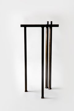 Table d'appoint moderne/contemporaine en acier bronzé Découpe linéaire Protrusion Géométrique