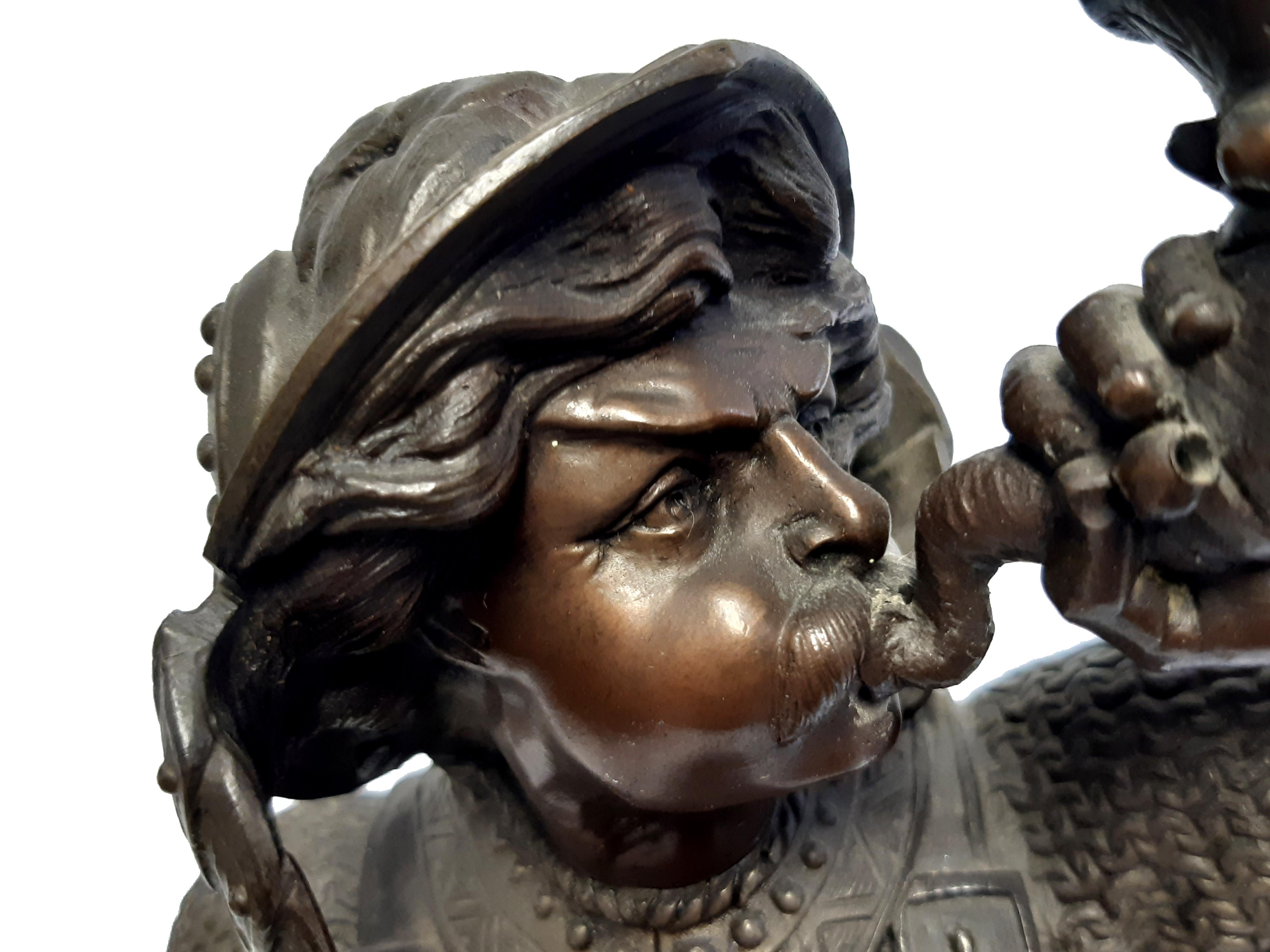 Sehr detailreich gearbeitete, polychrom patinierte Historismus-Bronzefigur eines Ritters um 1900.
Nicht signiert.