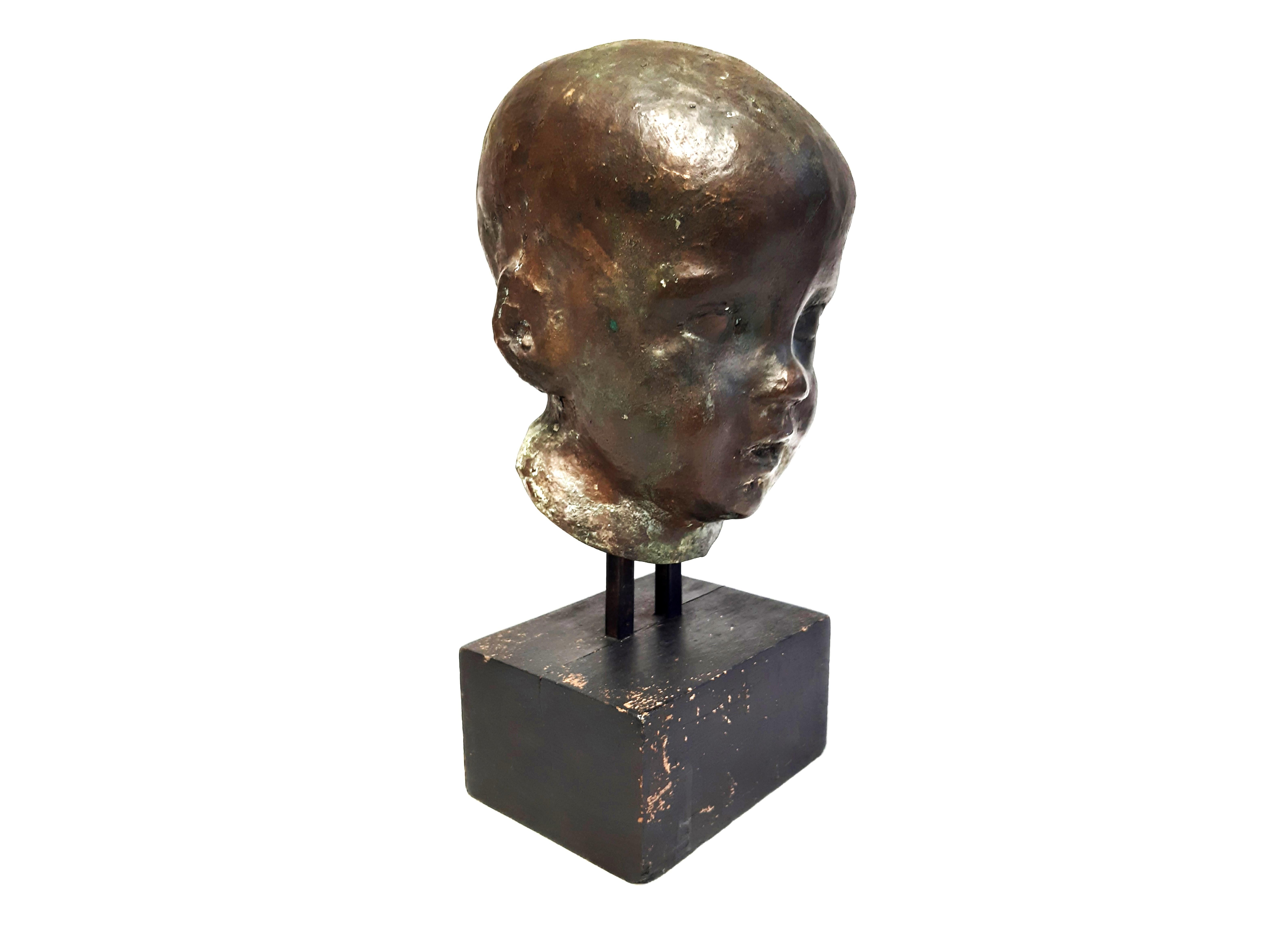 Cast Bronzekopf eines Kleinkindes For Sale