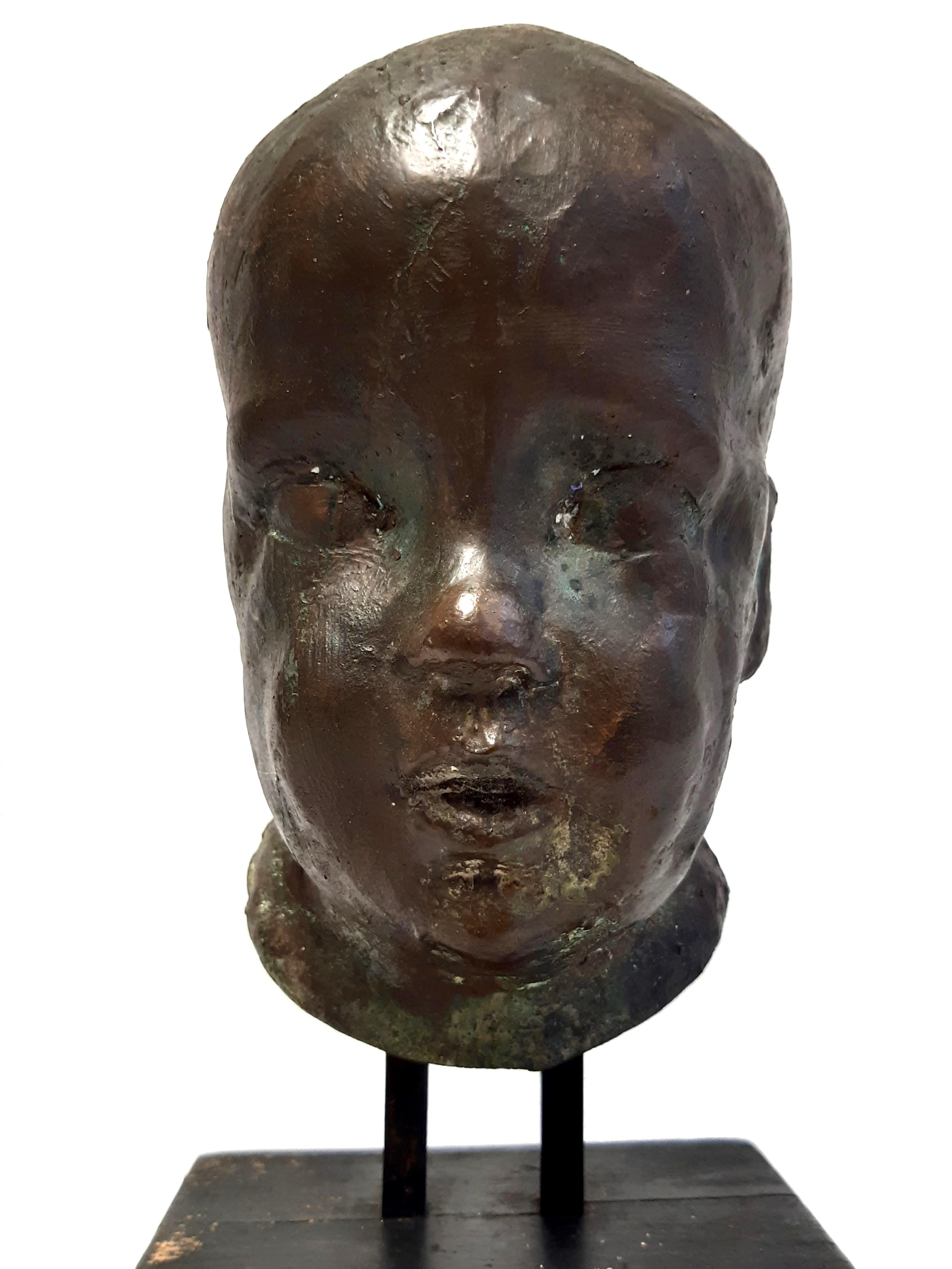Bronzekopf eines Kleinkindes (21. Jahrhundert und zeitgenössisch) im Angebot