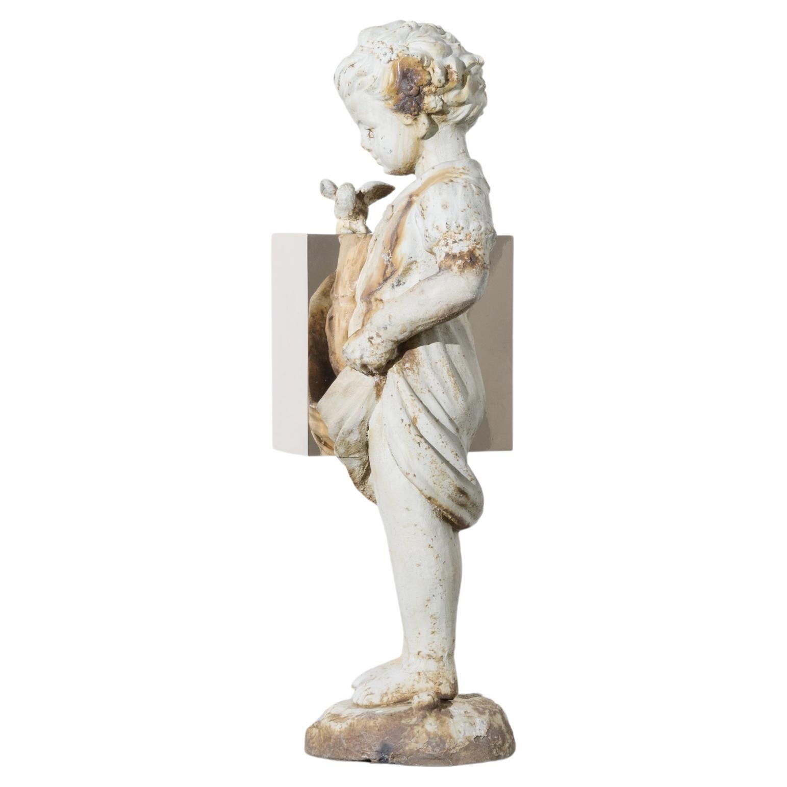 Bronzo su scultura d'epoca (girl with a bird) della serie Boolean di Nucleo