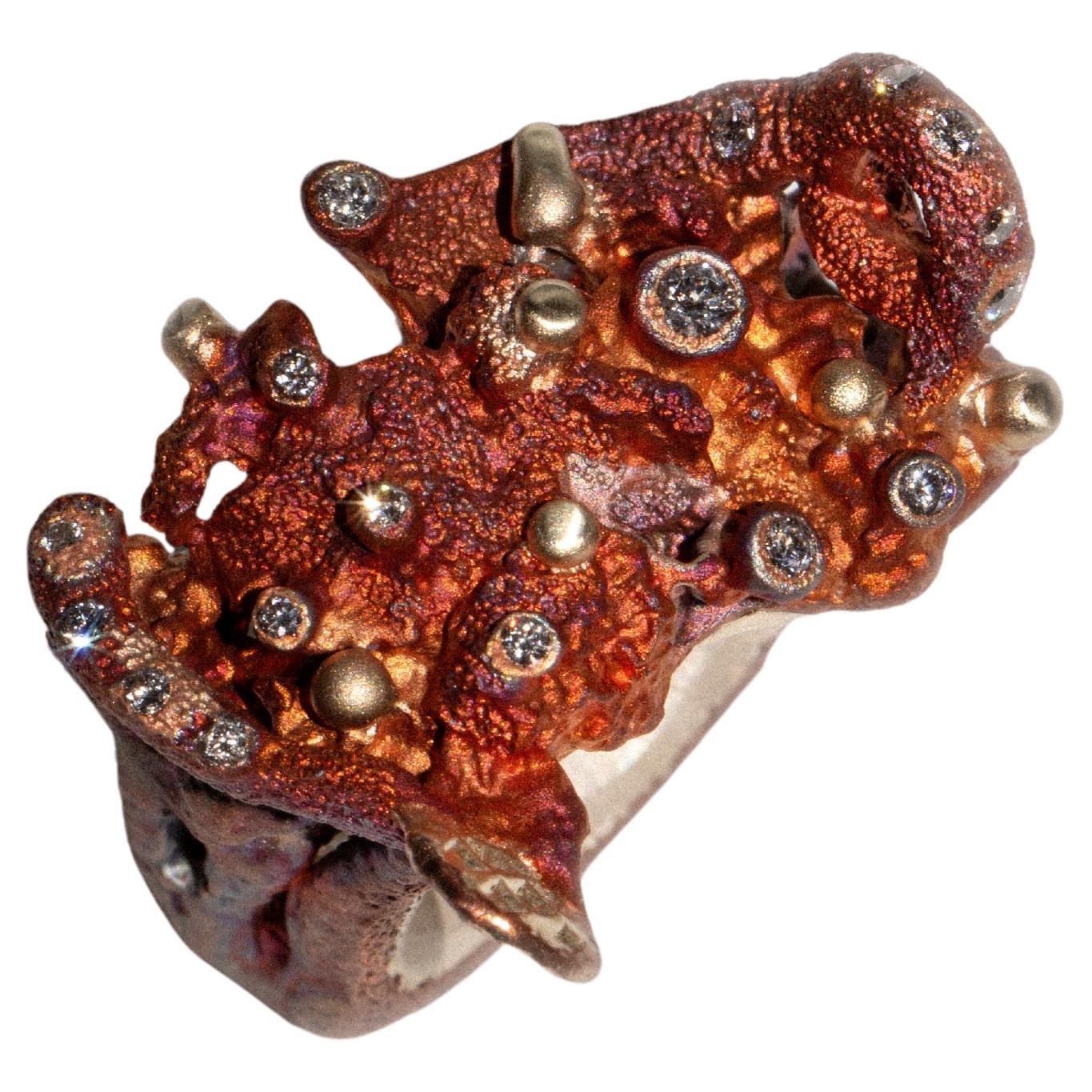 Im Angebot: Bronzocemento Rosso Skulpturaler Ring aus Bronze und 925er Silber von Brando Pilgiò ()